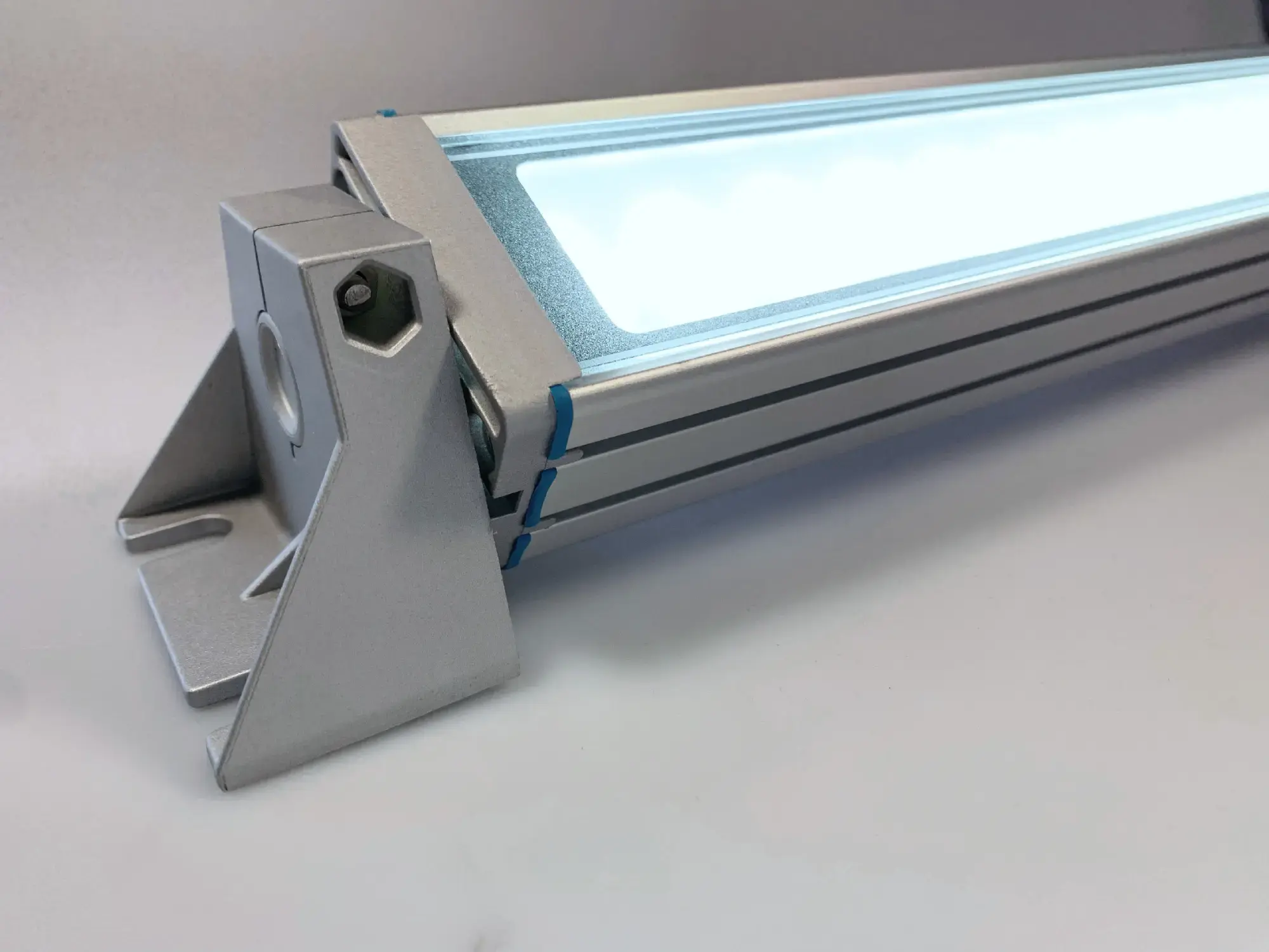 Elmet Light E05005 INDUSTRIAL MACHINE LIGHT LINE 18W / 24V / 6000K / IP65 / LED (img_003)