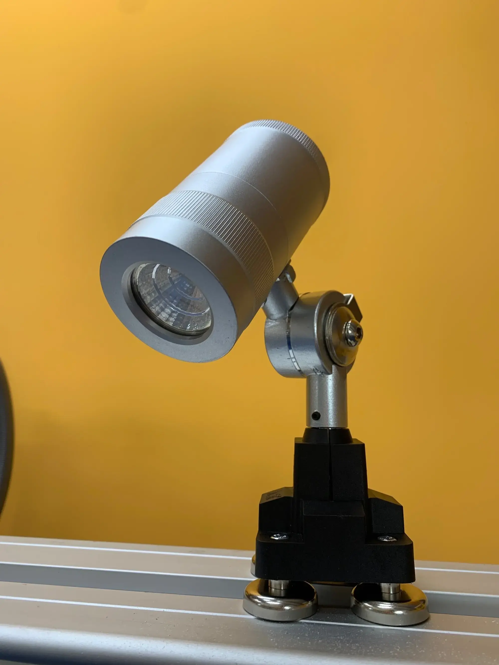 Elmet Light E05008-2 INDUSTRIAL MACHINE LIGHT FIX SMALL 7W / 24V / 6000K / IP67 / short (img_003)