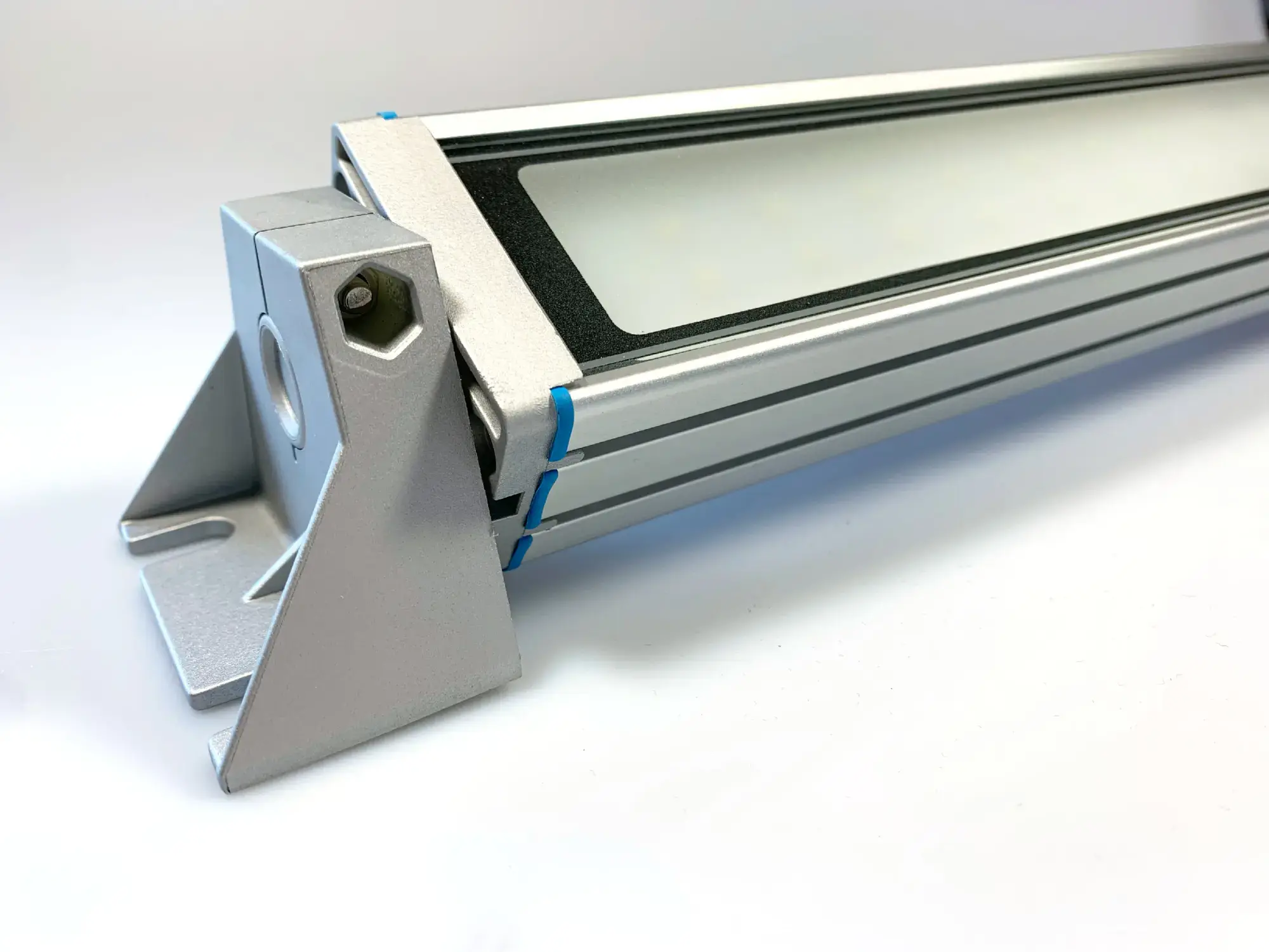 Elmet Light E05005 INDUSTRIAL MACHINE LIGHT LINE 18W / 24V / 6000K / IP65 / LED (img_004) Elmet Light E05005 INDUSTRIAL MACHINE LIGHT LINE 18W / 24V / 6000K / IP65 / LED (img_004)