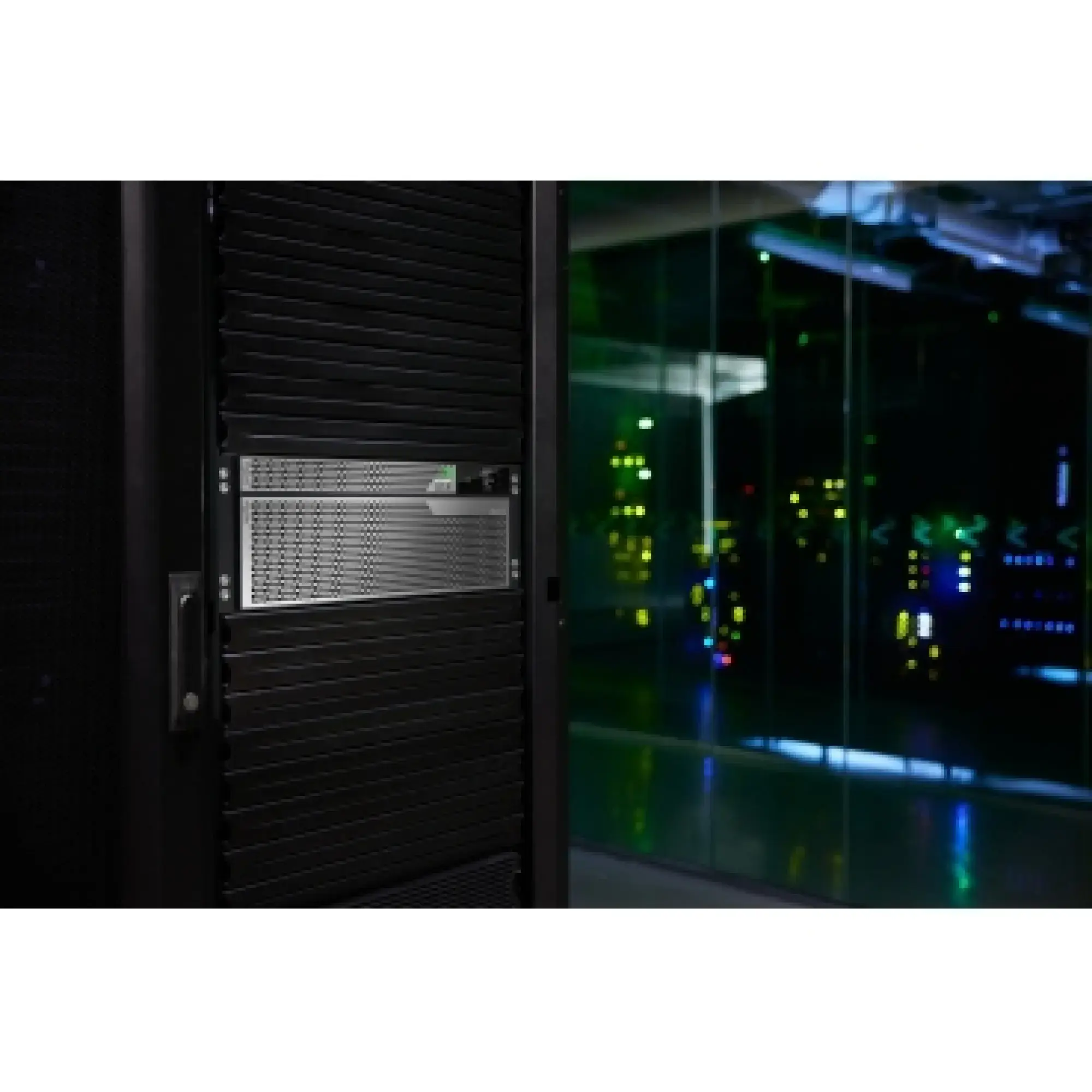 APC SRTL10KRM4UI APC Smart-UPS Ultra On-Line Lithium-Ionen, 10KVA/10KW, 4HE Rack/Tower, 230V (img_002) APC SRTL10KRM4UI APC Smart-UPS Ultra On-Line Lithium-Ionen, 10KVA/10KW, 4HE Rack/Tower, 230V (img_002)