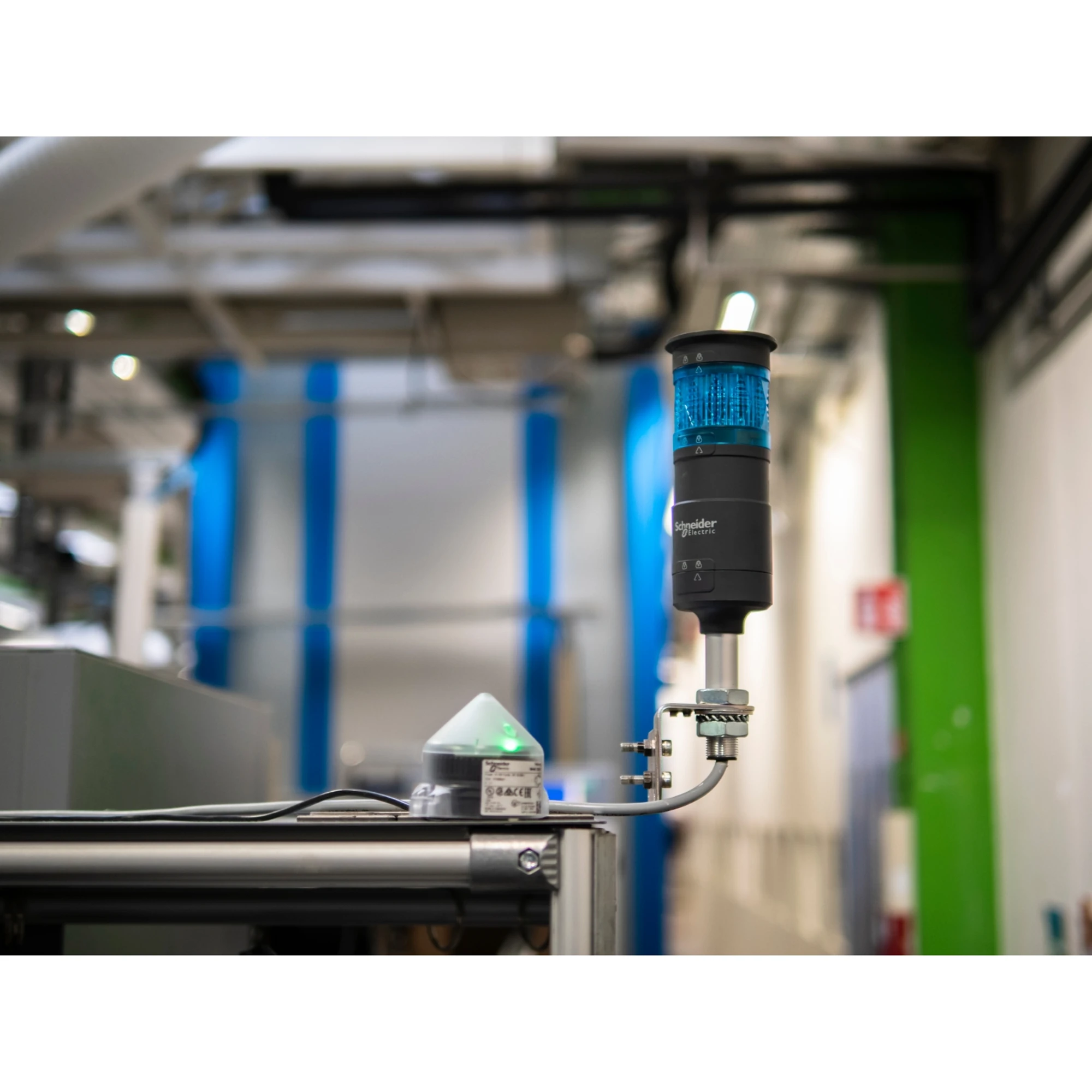 Schneider Electric XVUC66 Illuminating element, Harmony XVU, modular, 60mm, LED, blue, flashing light, IP65, 24V ACDC (img_009) Schneider Electric XVUC66 Illuminating element, Harmony XVU, modular, 60mm, LED, blue, flashing light, IP65, 24V ACDC (img_009)