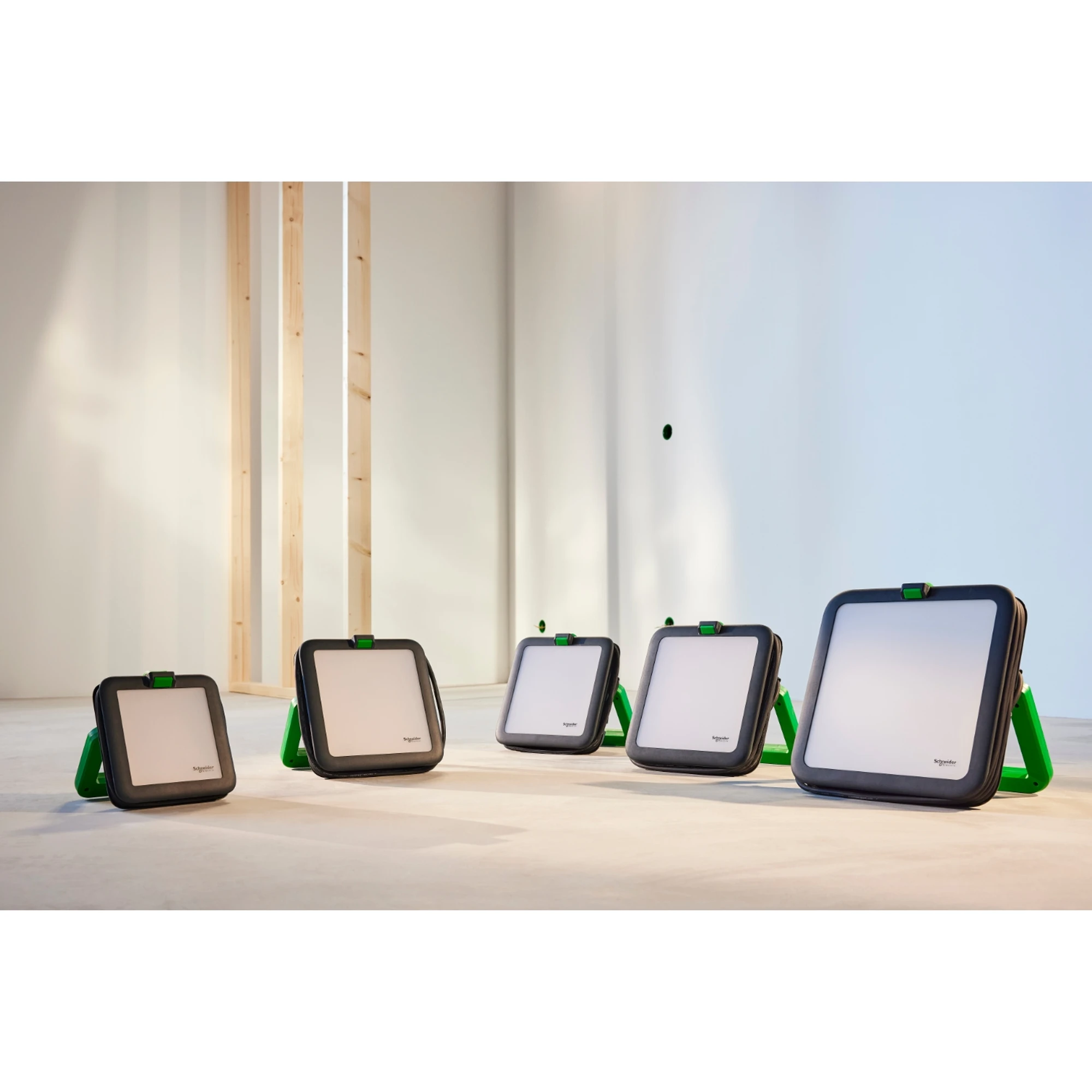 Schneider Electric IMT47279 Battery LED Work Light Thorsman 35W 4000LM/IP54/ IK08/ USB A+C 2.4A, dimmable (img_015) Schneider Electric IMT47279 Battery LED Work Light Thorsman 35W 4000LM/IP54/ IK08/ USB A+C 2.4A, dimmable (img_015)