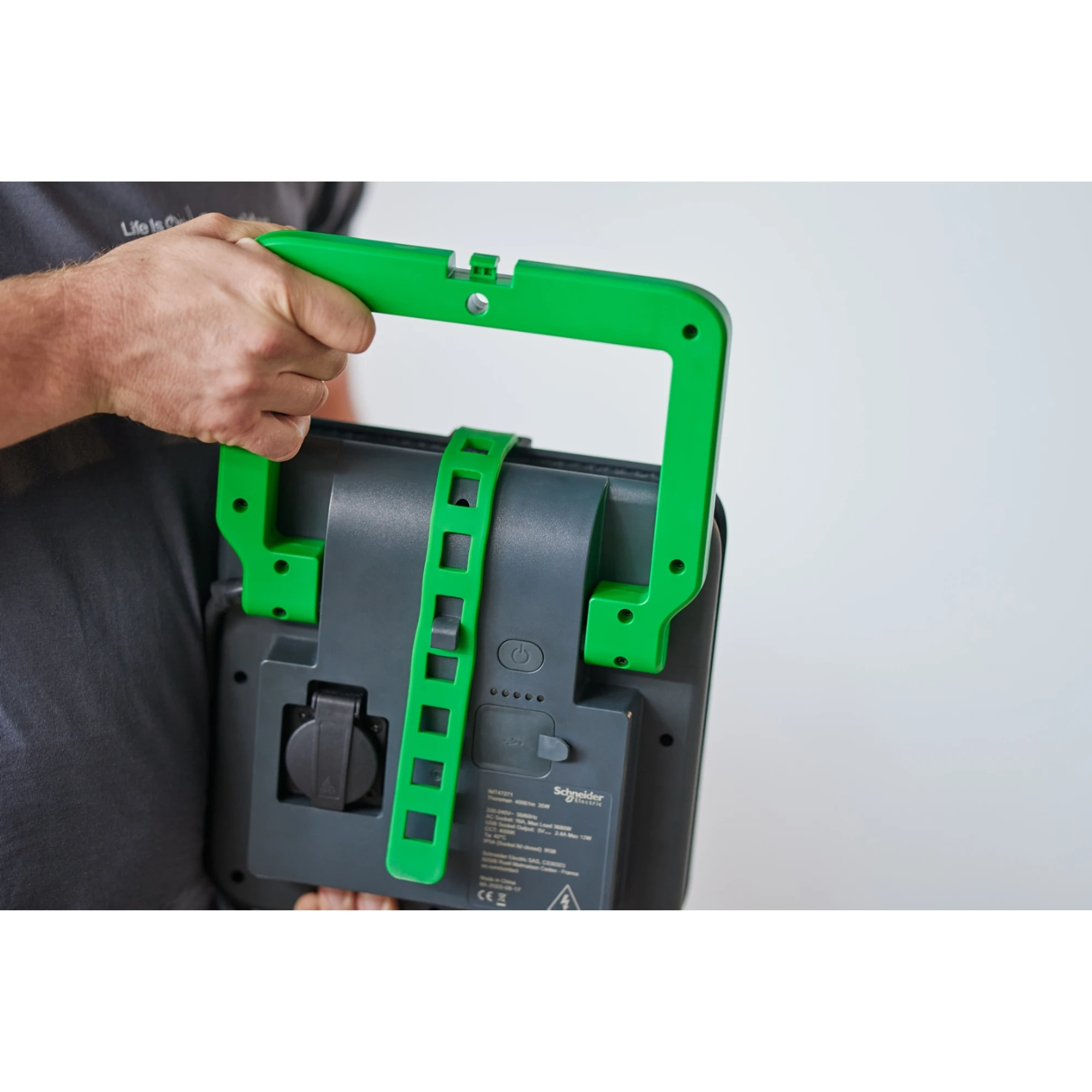 Schneider Electric IMT47273 LED Work Lamp Thorsman 75W 8500LM/IP54/IK08/Socket + USB A+C 2.4A, dimmable (img_019) Schneider Electric IMT47273 LED Work Lamp Thorsman 75W 8500LM/IP54/IK08/Socket + USB A+C 2.4A, dimmable (img_019)