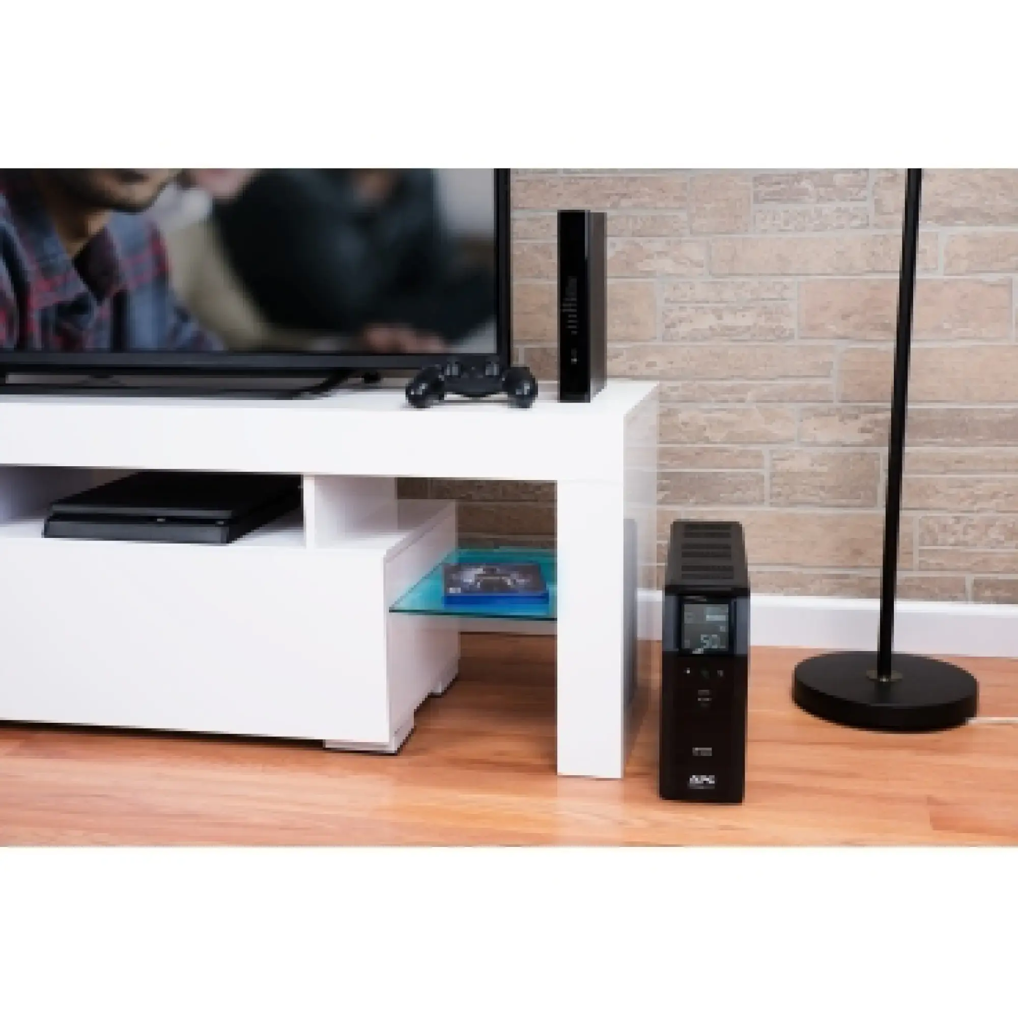 APC BR1600SI APC Back-UPS Pro, 1600 VA/960 W, Tower, 230 V, 8x IEC C13- Ausgänge, Sinuswelle, AVR, USB-Anschlüsse Typ A + C, LCD, austauschbare Batterie (img_003)