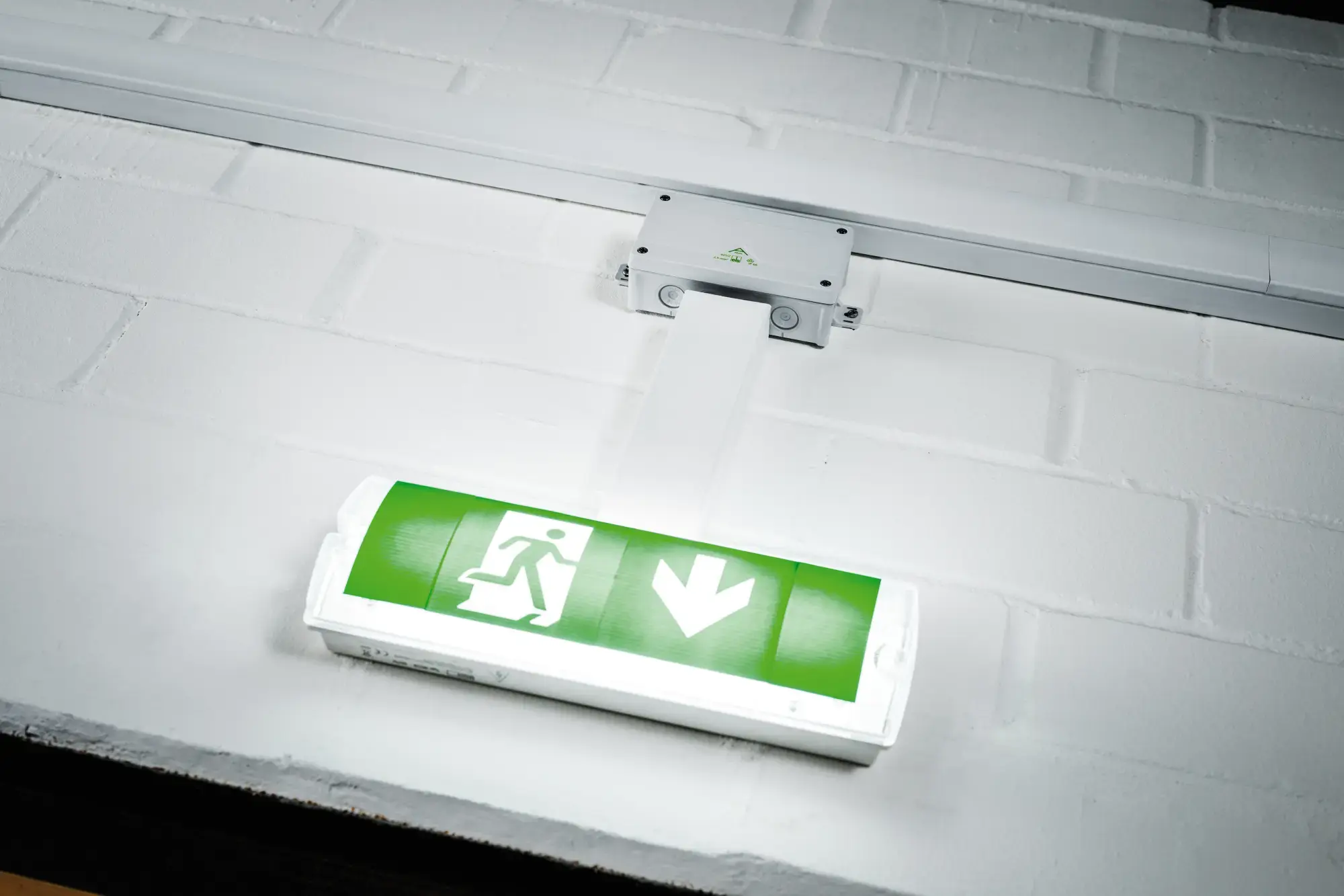 Spelsberg 80200201 Junction box, Type of protection IP66, max. 2,5², Impact strength IK07, Protection class II, Ui 1000V AC, Ui 1000V DC, DLG, VDE, Halogen free (img_003) Spelsberg 80200201 Junction box, Type of protection IP66, max. 2,5², Impact strength IK07, Protection class II, Ui 1000V AC, Ui 1000V DC, DLG, VDE, Halogen free (img_003)