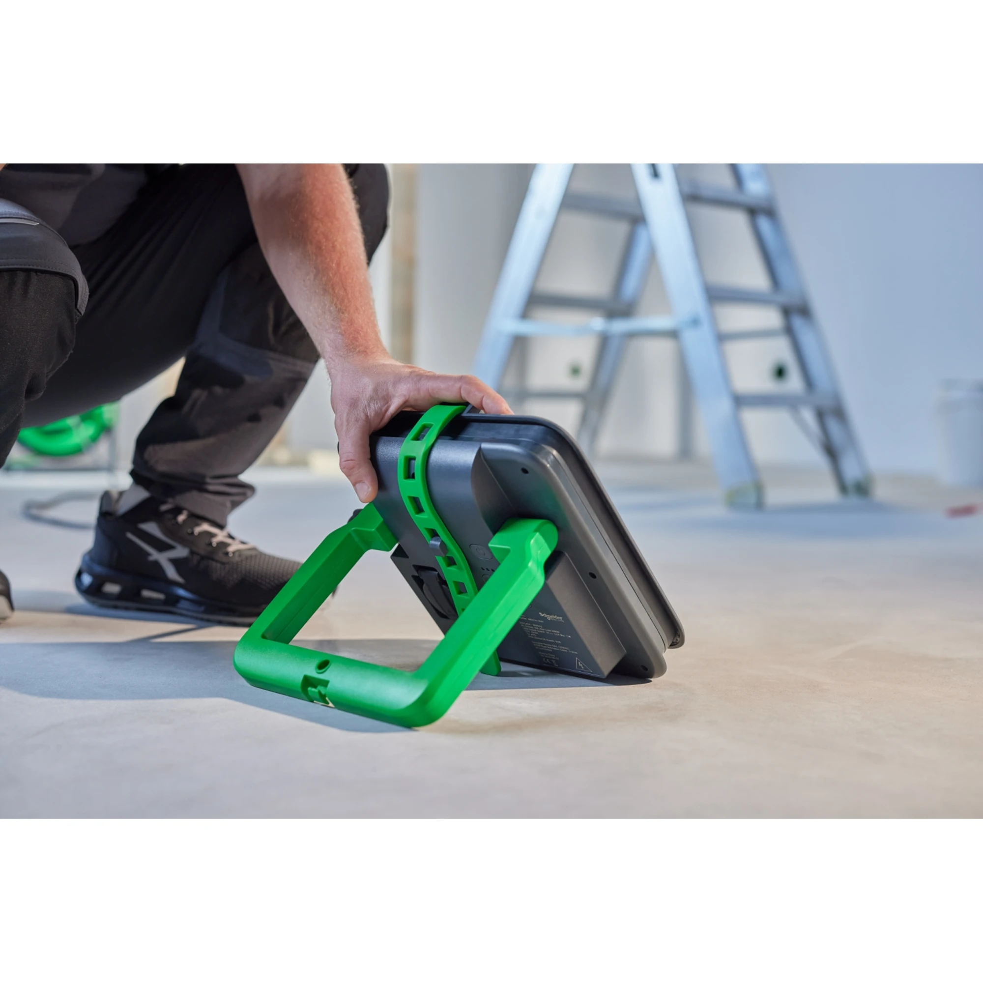 Schneider Electric IMT47271 LED Work Lamp Thorsman 35W 4000LM/ IP54/ IK08/ Socket + USB A+C 2.4A, dimmable (img_025) Schneider Electric IMT47271 LED Work Lamp Thorsman 35W 4000LM/ IP54/ IK08/ Socket + USB A+C 2.4A, dimmable (img_025)