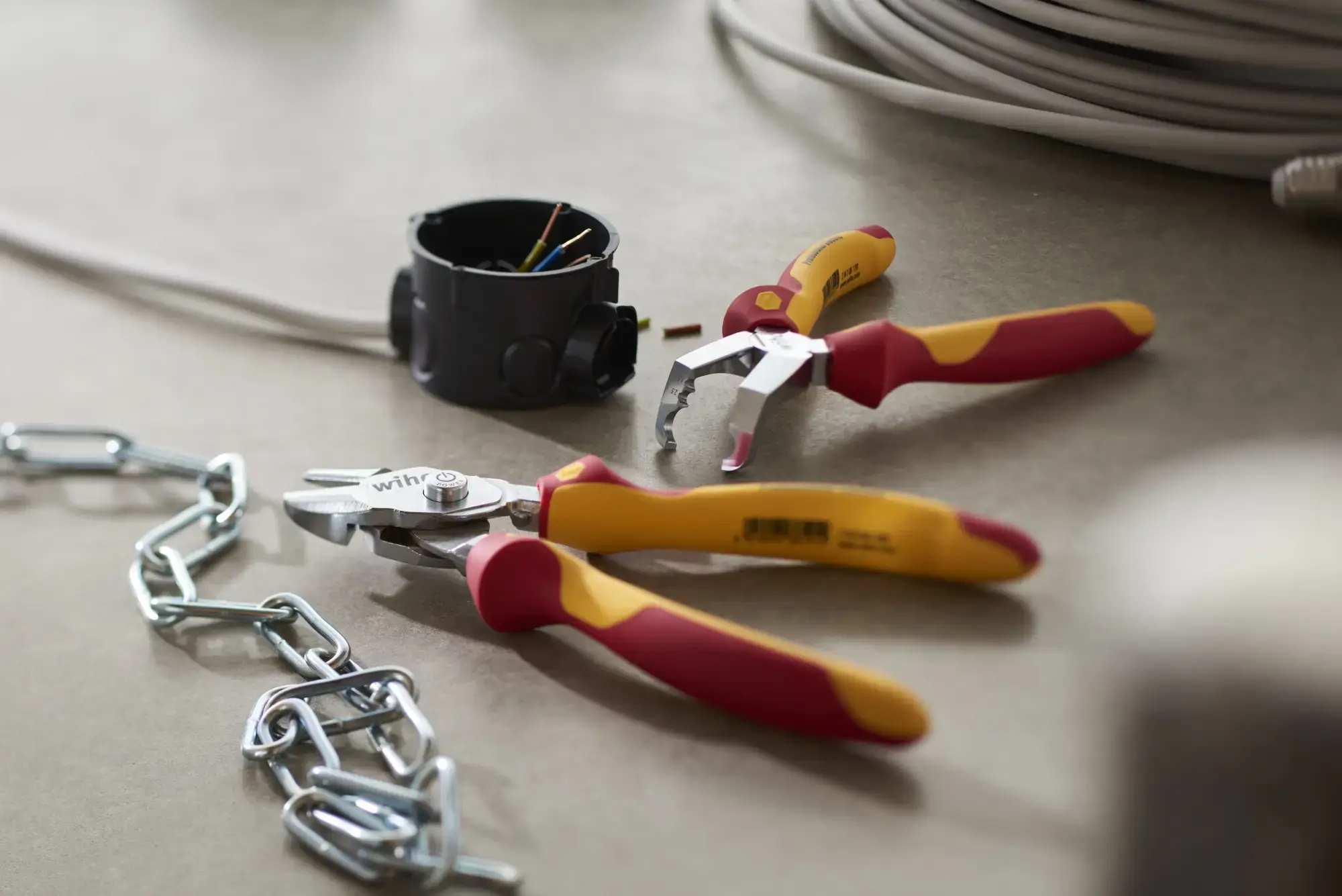 Wiha 38853 Installation pliers TriCut Professional electric (img_003)