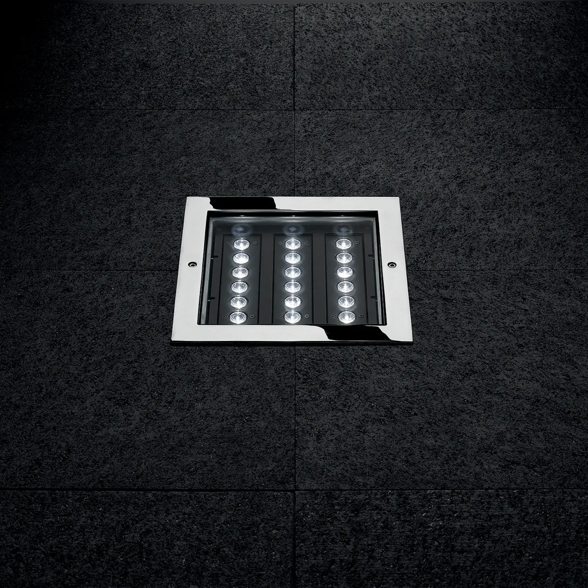 Performance iN Lighting 301484 LED-Bodeneinbauleuchte 3000K 19,8W statisch runde gebündelte Optik 301484 (img_002) Performance iN Lighting 301484 LED-Bodeneinbauleuchte 3000K 19,8W statisch runde gebündelte Optik 301484 (img_002)