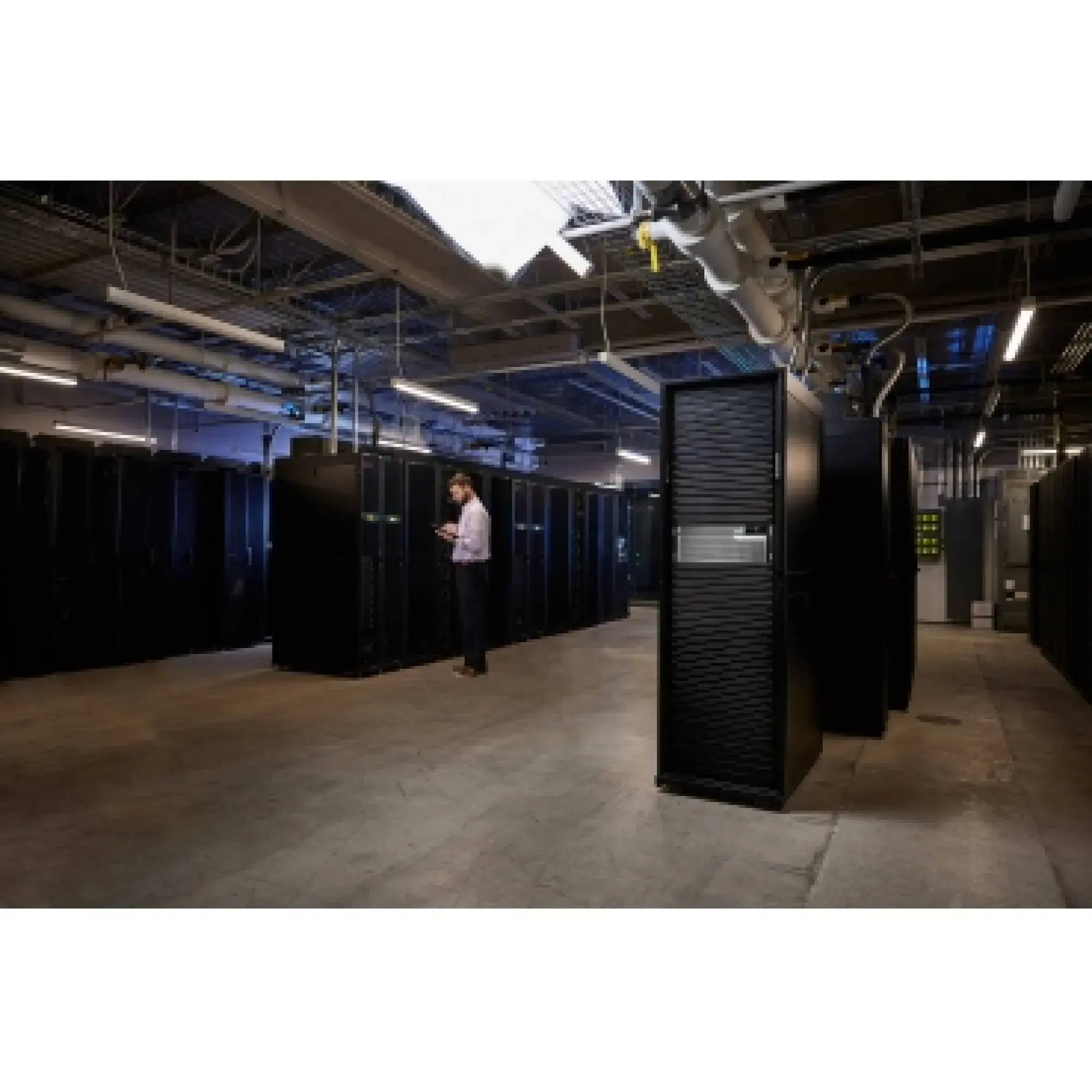 APC SRTL10KRM4UI APC Smart-UPS Ultra On-Line Lithium-Ionen, 10KVA/10KW, 4HE Rack/Tower, 230V (img_003)