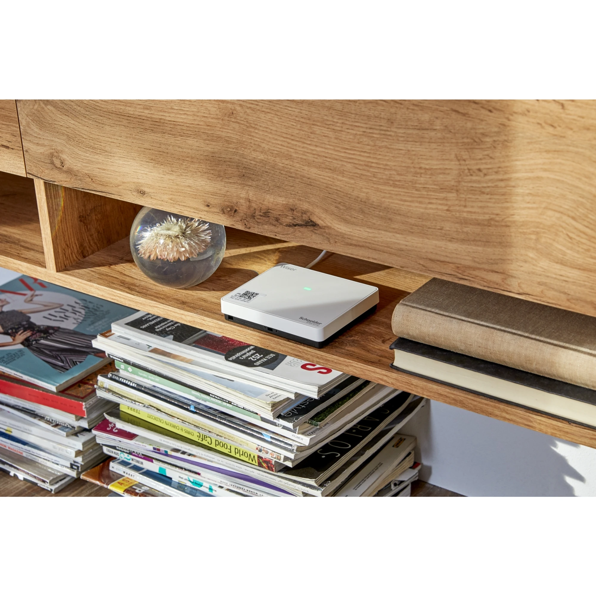 Schneider Electric CCT501801 Wiser Hub (2nd Generation) (img_002) Schneider Electric CCT501801 Wiser Hub (2nd Generation) (img_002)