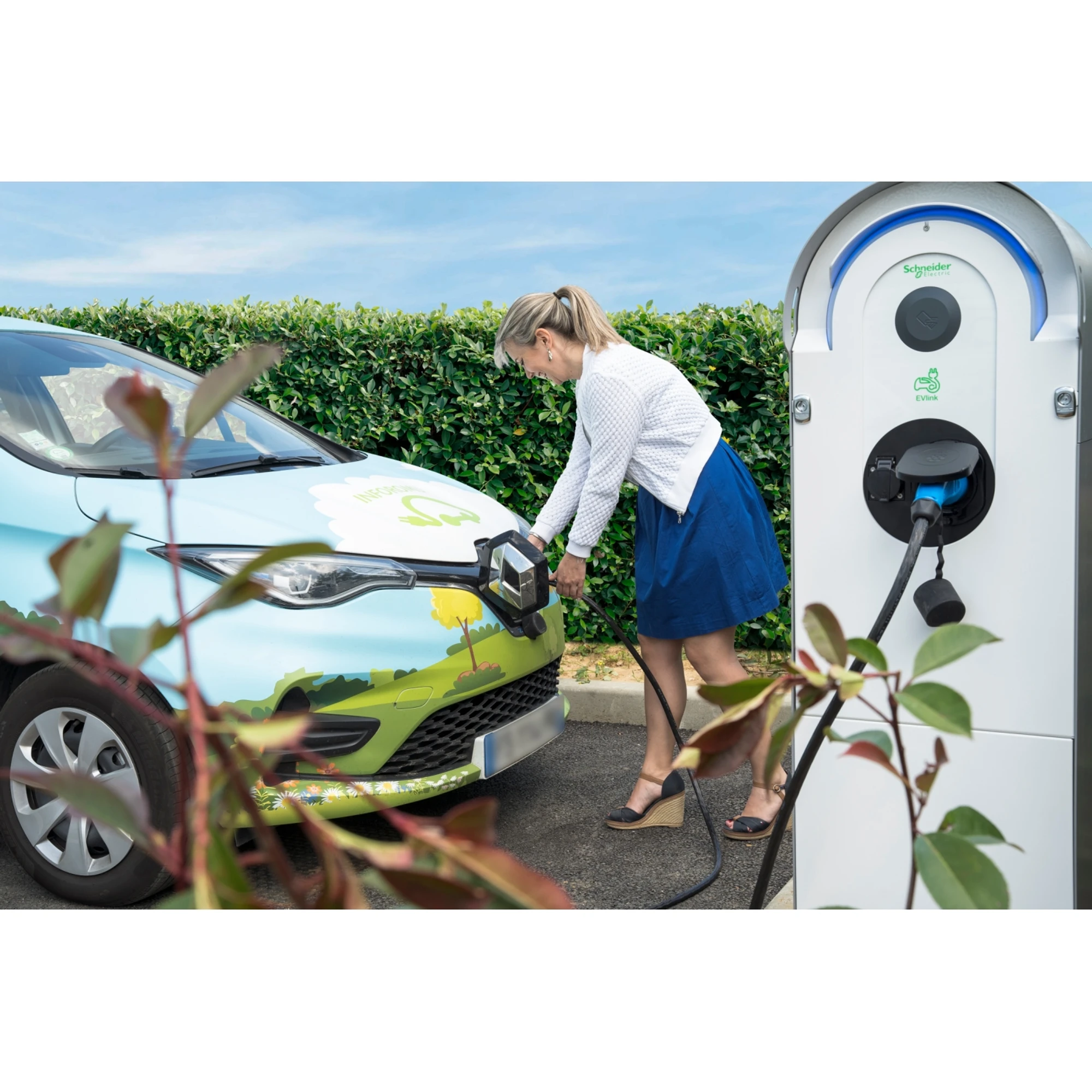 Schneider Electric EVA1RFKS1 Metallic Kit for EVlink Pro AC Floor Mounting, 1 Charging Point, IK10, C4M (img_002) Schneider Electric EVA1RFKS1 Metallic Kit for EVlink Pro AC Floor Mounting, 1 Charging Point, IK10, C4M (img_002)