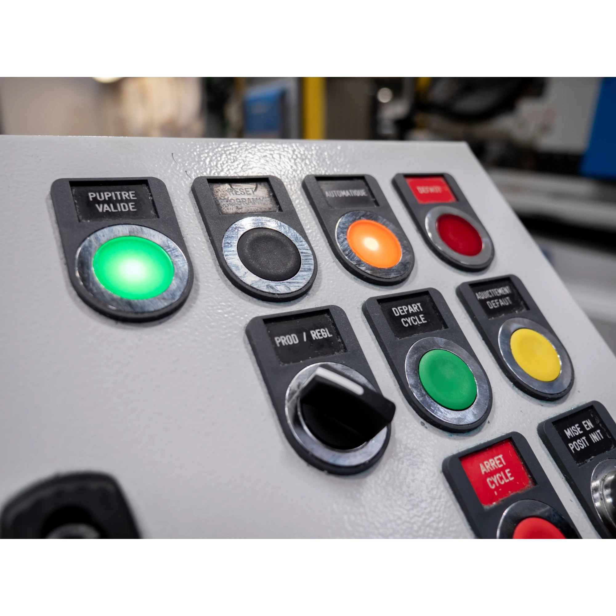 Schneider Electric ZBYF6101 Label holder 30x50mm, sign black red, for flush 30mm (img_003) Schneider Electric ZBYF6101 Label holder 30x50mm, sign black red, for flush 30mm (img_003)