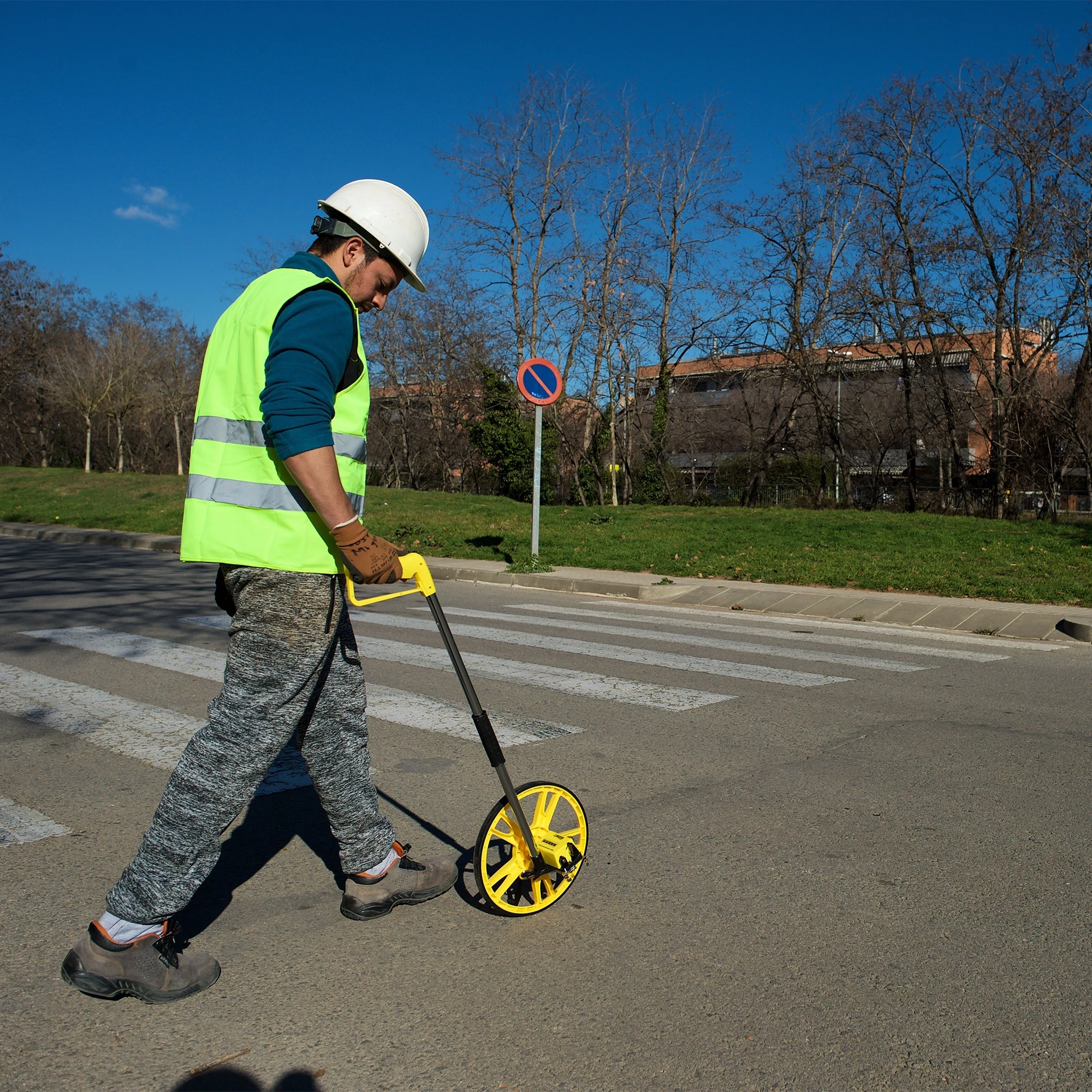 MEDID 595000 Measuring wheels for distance measurements up to 10,000 m, with transport bag (img_002) MEDID 595000 Measuring wheels for distance measurements up to 10,000 m, with transport bag (img_002)