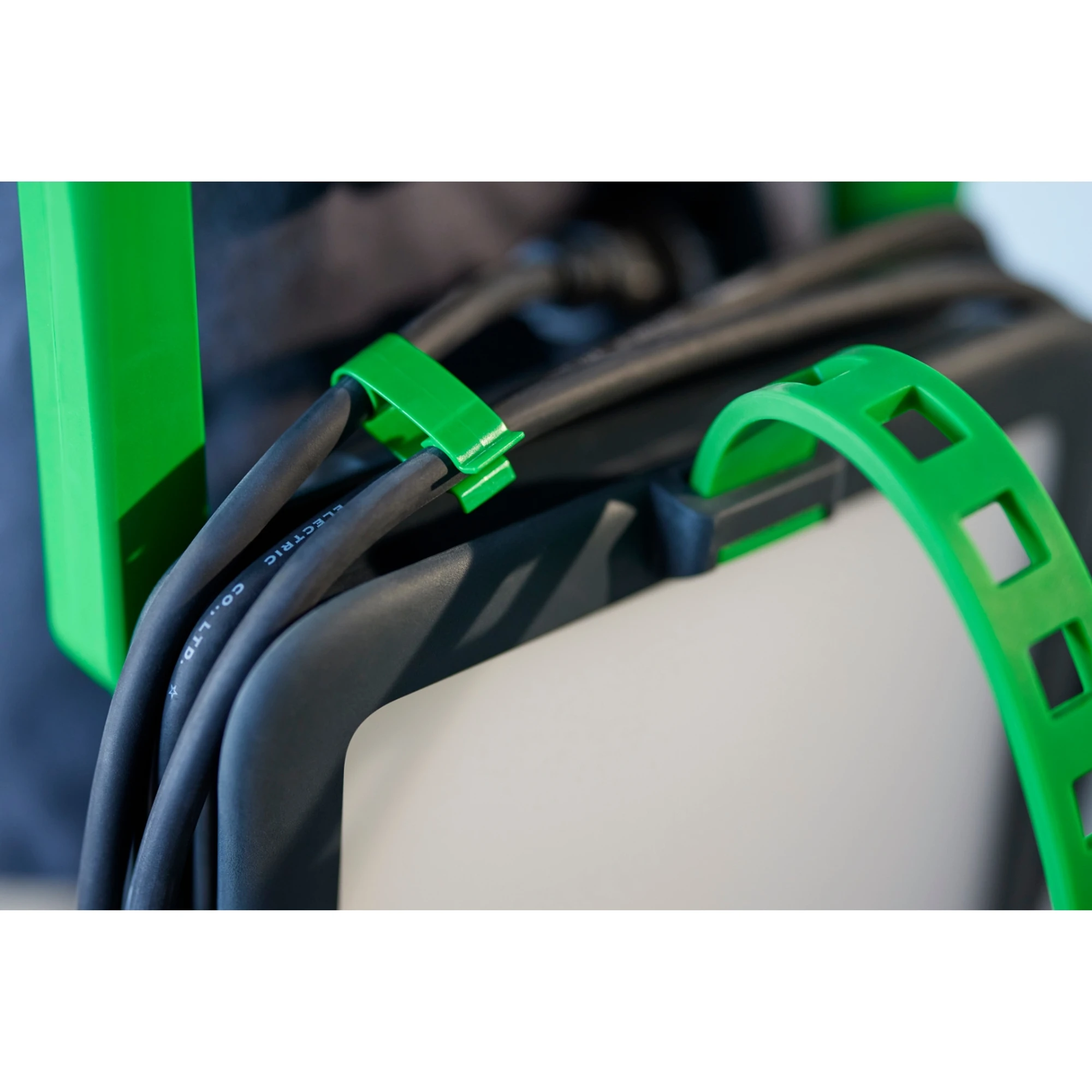 Schneider Electric IMT47279 Battery LED Work Light Thorsman 35W 4000LM/IP54/ IK08/ USB A+C 2.4A, dimmable (img_011) Schneider Electric IMT47279 Battery LED Work Light Thorsman 35W 4000LM/IP54/ IK08/ USB A+C 2.4A, dimmable (img_011)