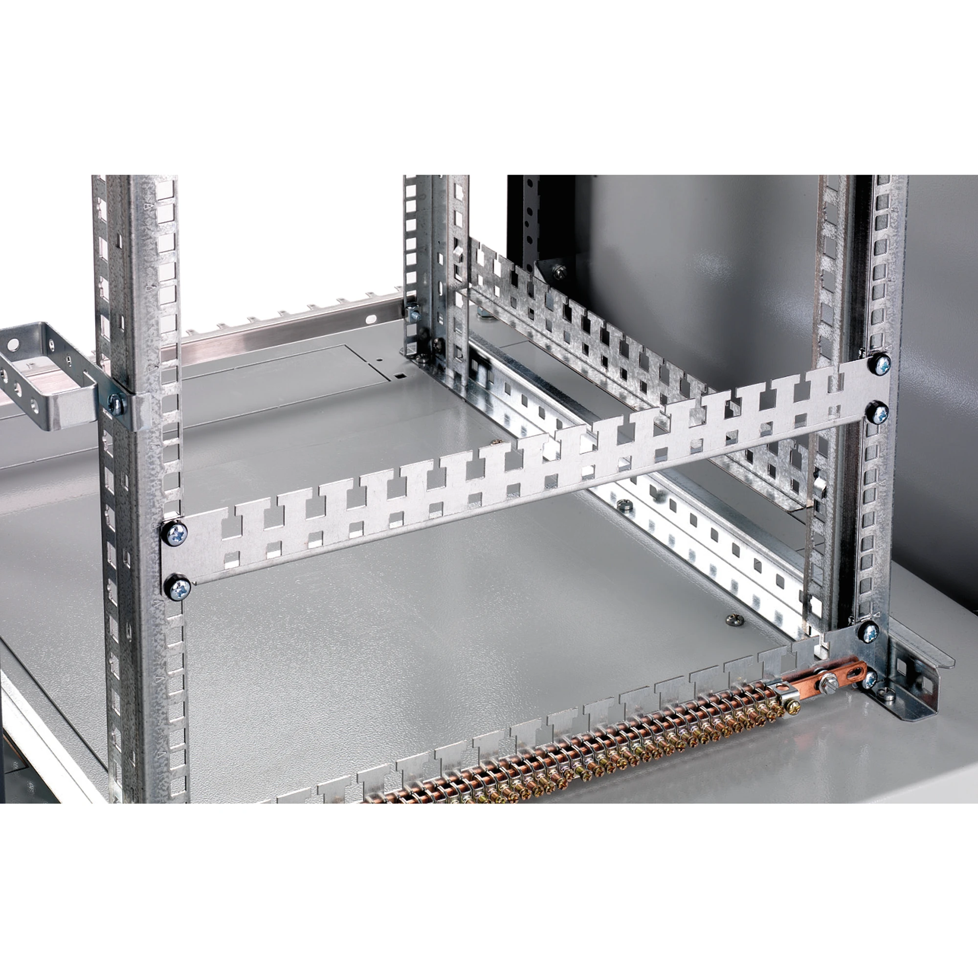 Schneider Electric NSYTVA Actassi, Cable Tray Crossbar, Pack of 2 (img_001) Schneider Electric NSYTVA Actassi, Cable Tray Crossbar, Pack of 2 (img_001)