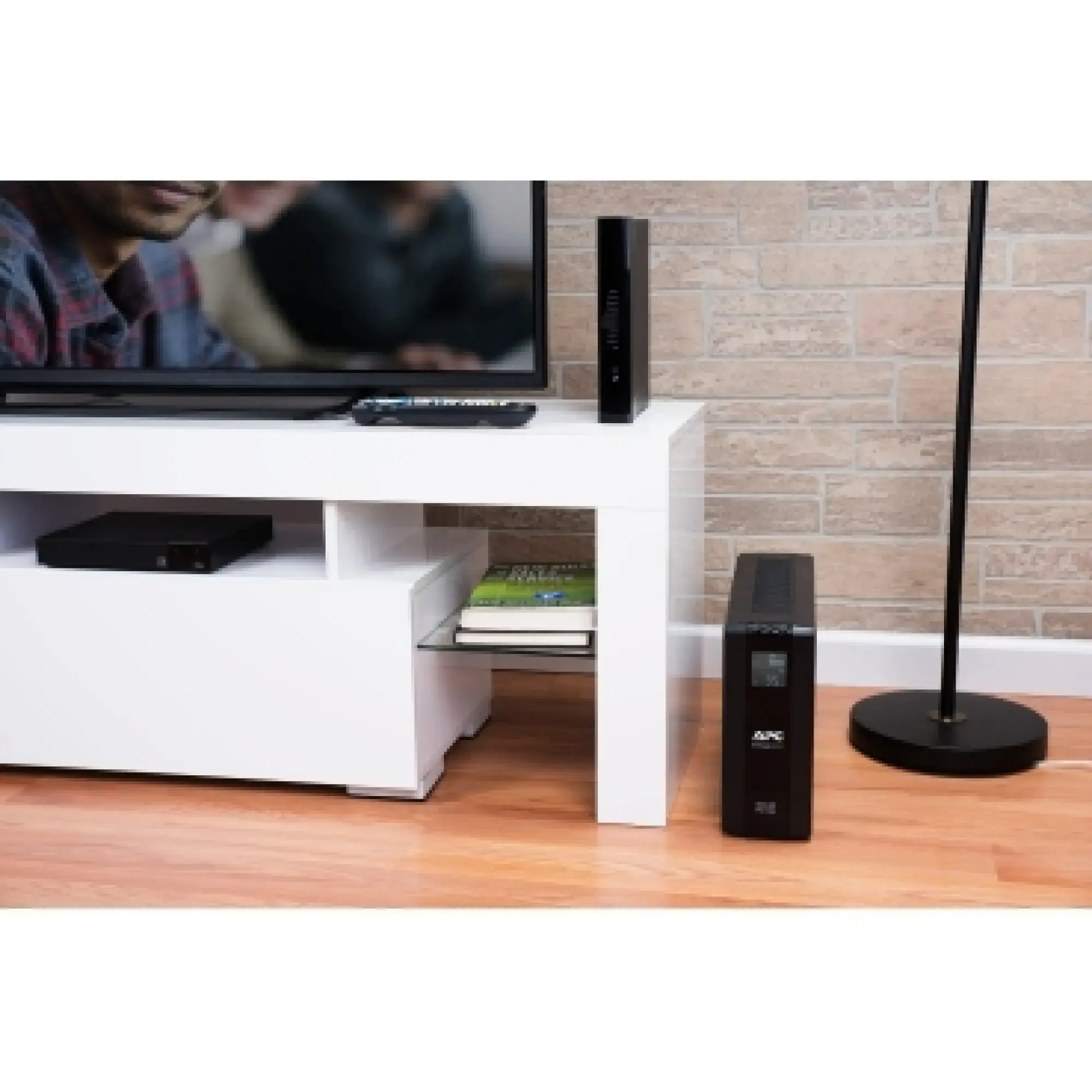 APC BR1300MI Back UPS Pro BR 1300 VA, 8 Ausgänge, AVR, LCD-Schnittstelle (img_002)