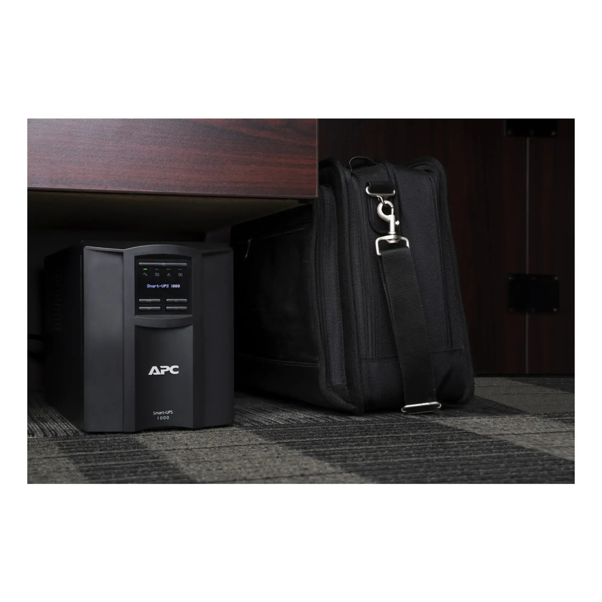 APC SMT1000IC Smart-UPS, Line Interactive, 1000VA, Tower, 230V, 8 IEC C13-Stecker, SmartConnect Port+SmartSlot, AVR, LCD (img_003)