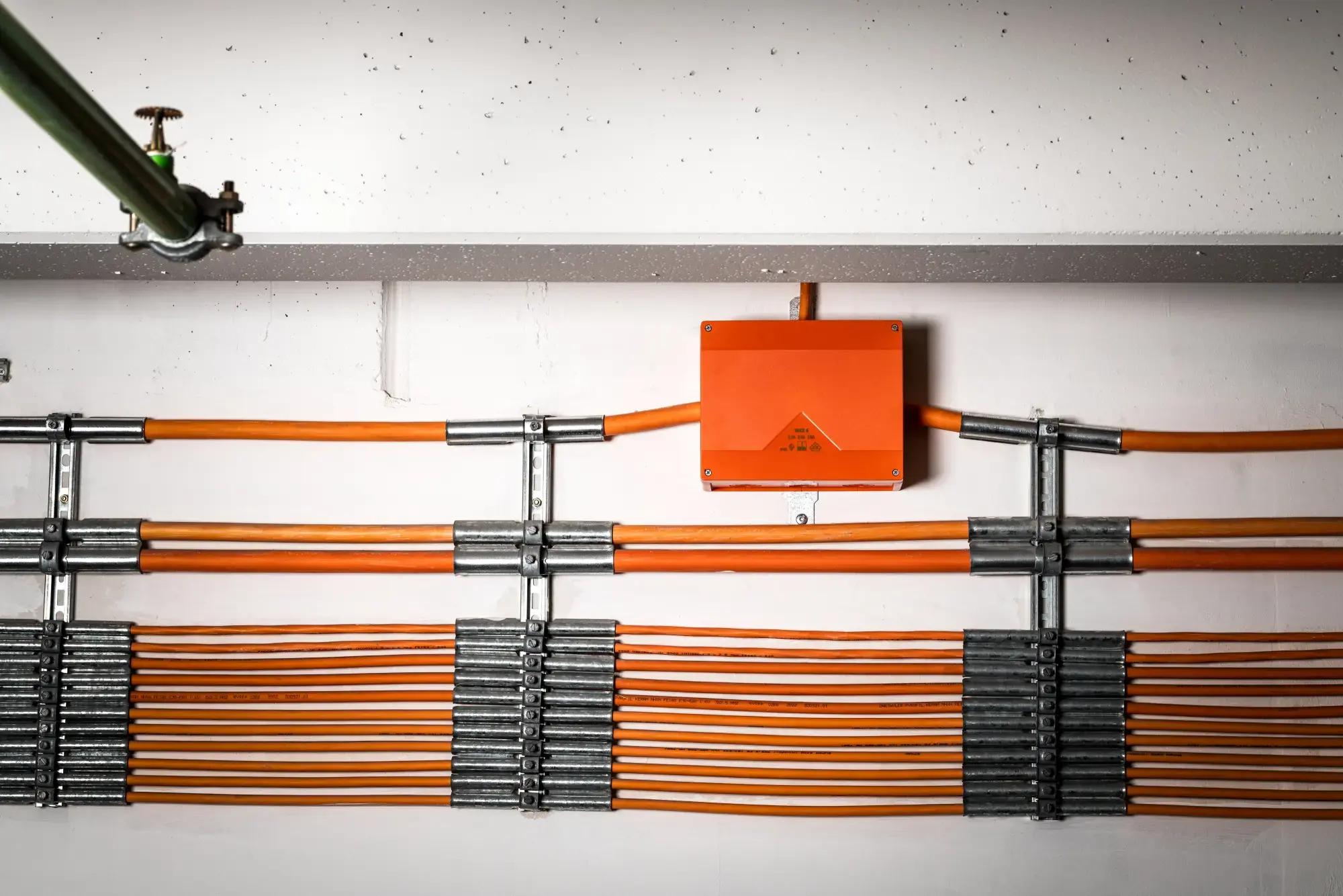 Spelsberg 86650601 Junction box, Type of protection IP66, Impact strength IK08, Protection class II, Ui 450V AC, Ui 450V DC, UL-EU, VDE, Halogen free (img_007) Spelsberg 86650601 Junction box, Type of protection IP66, Impact strength IK08, Protection class II, Ui 450V AC, Ui 450V DC, UL-EU, VDE, Halogen free (img_007)