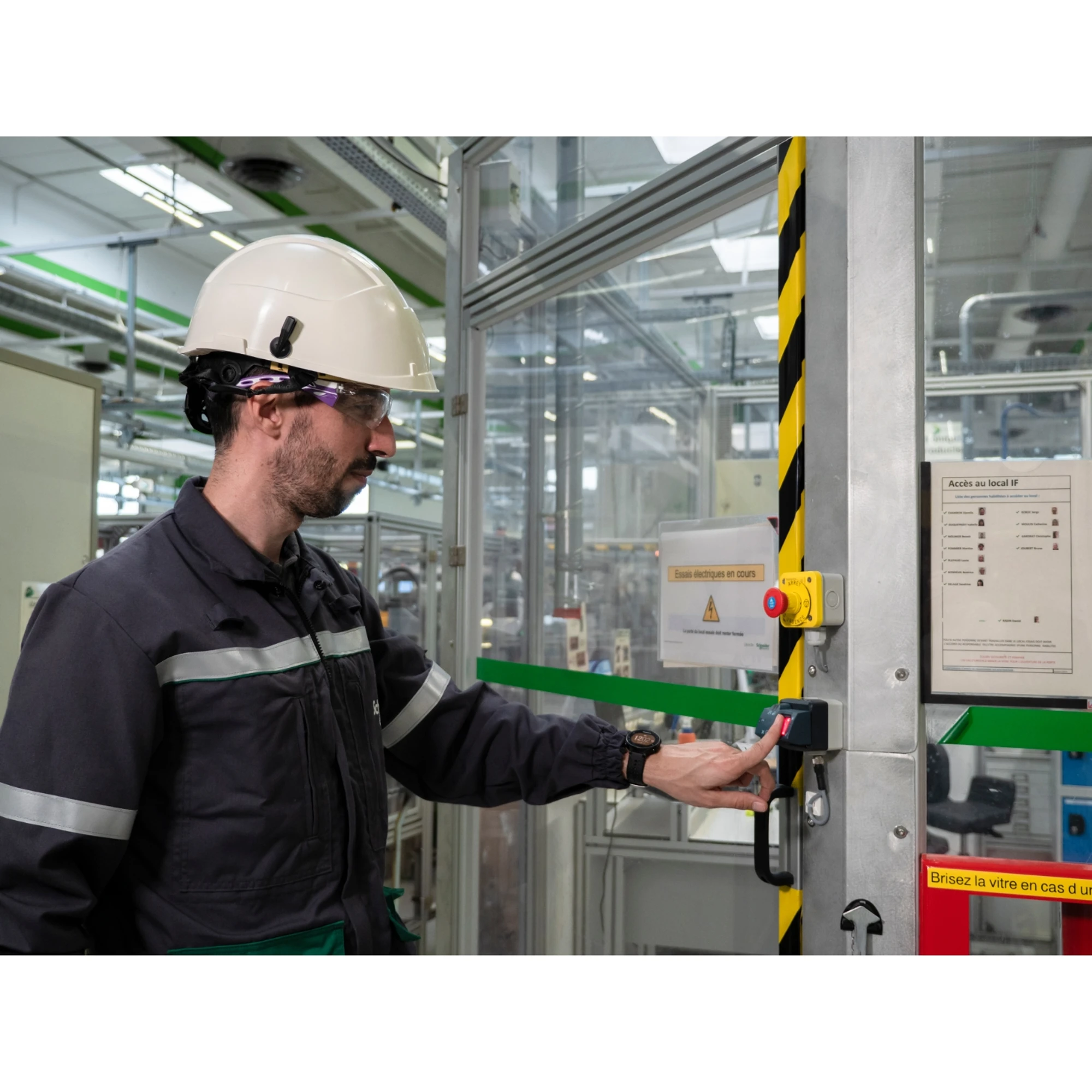 Schneider Electric XALK188E Surface-mounted enclosure, Harmony XALK, plastic, light grey, yellow, 1 emergency stop switch, key release, 1NC+1NO (img_002)