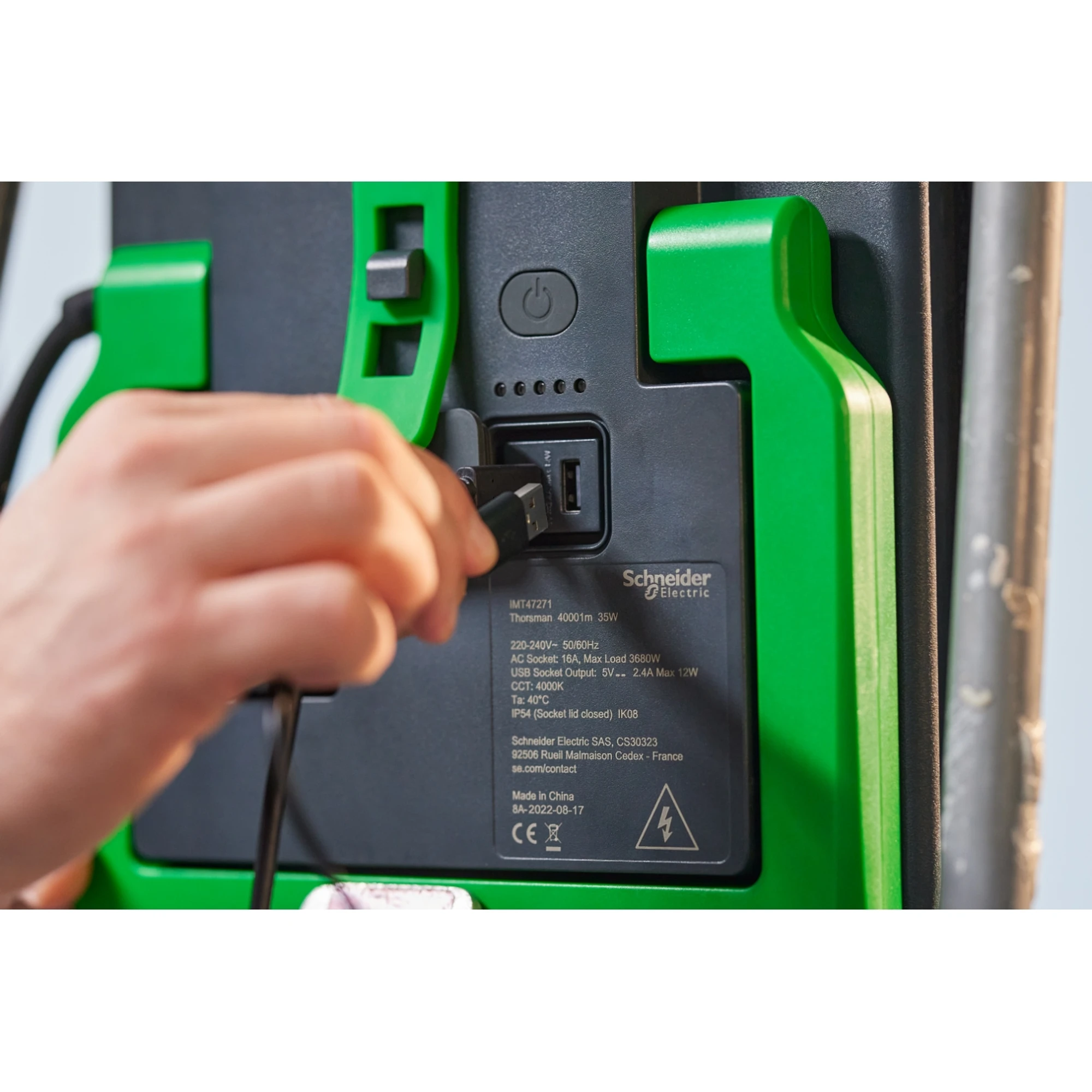 Schneider Electric IMT47273 LED Work Lamp Thorsman 75W 8500LM/IP54/IK08/Socket + USB A+C 2.4A, dimmable (img_024) Schneider Electric IMT47273 LED Work Lamp Thorsman 75W 8500LM/IP54/IK08/Socket + USB A+C 2.4A, dimmable (img_024)