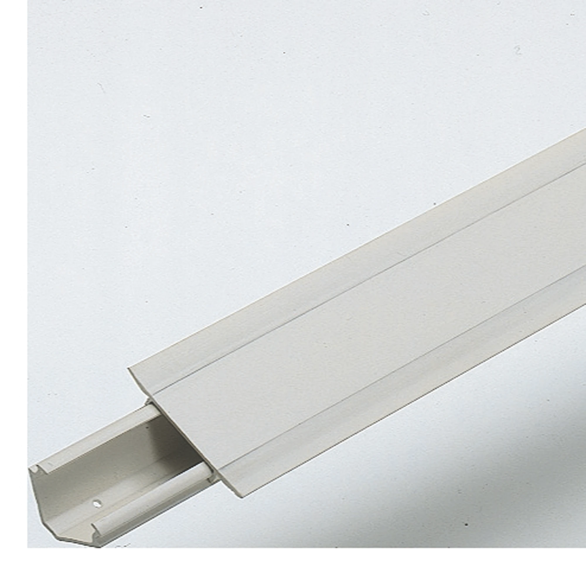 GEWISS NP42502 EK - DOOR FRAME CORNER TRUNKING - WITH COVER - LENGHT 2M - 50X30 - WHITE RAL9010 (img_001)