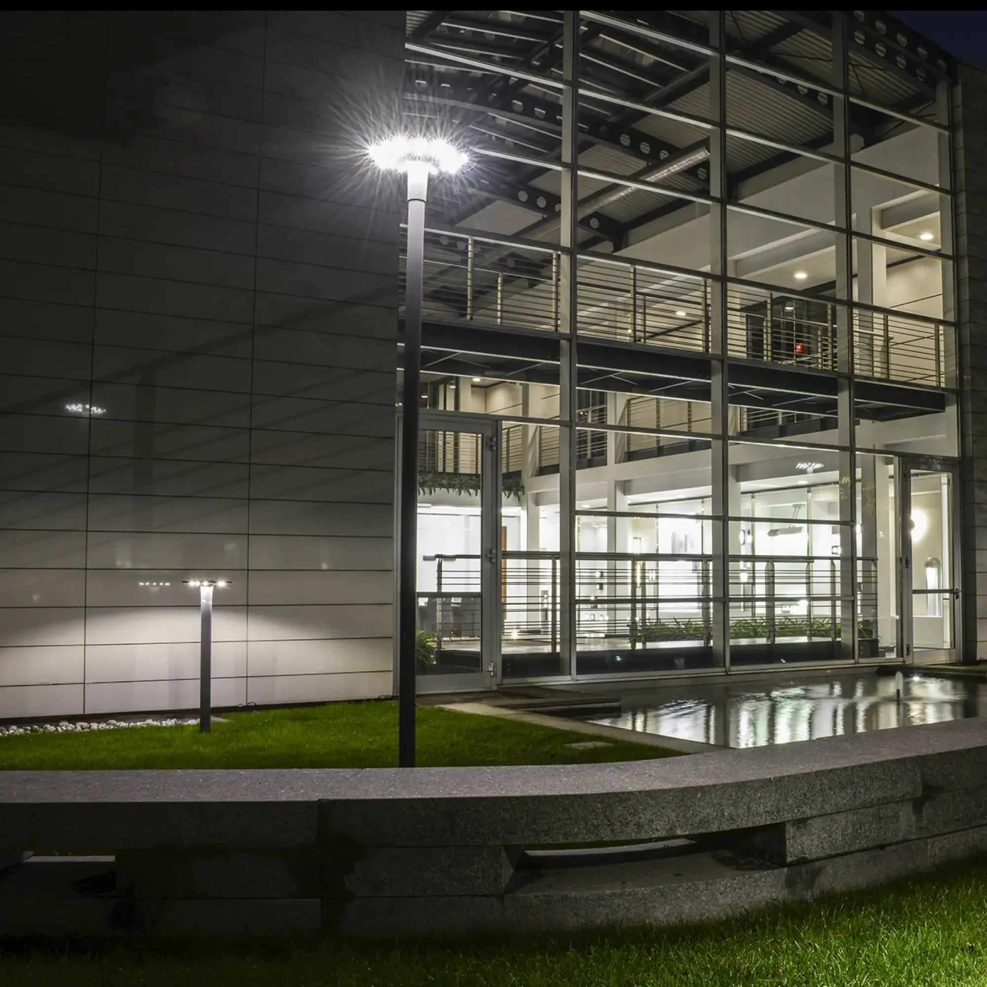 Performance iN Lighting 304090 LED-Pollerleuchte 4000K 20W statisch symmetrische extrabreite Streuoptik 304090 (img_004)