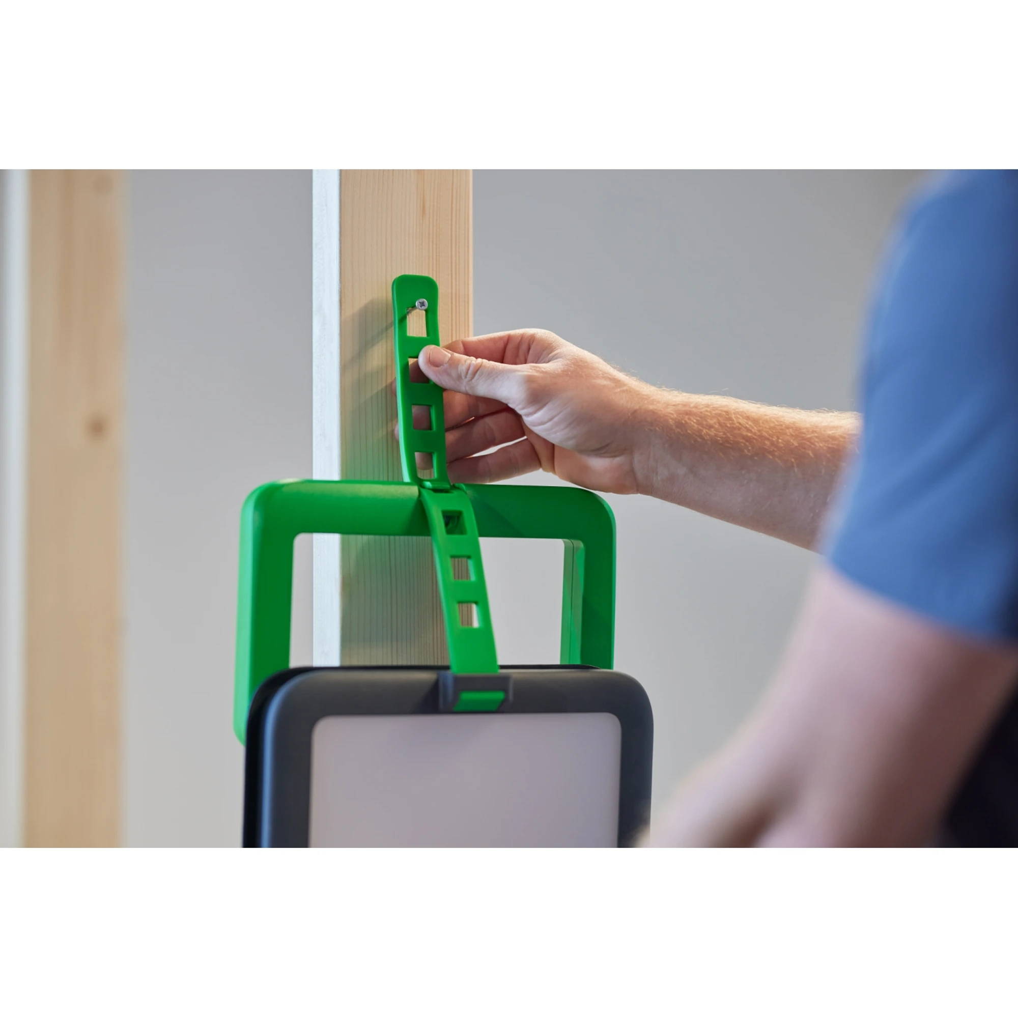 Schneider Electric IMT47279 Battery LED Work Light Thorsman 35W 4000LM/IP54/ IK08/ USB A+C 2.4A, dimmable (img_012) Schneider Electric IMT47279 Battery LED Work Light Thorsman 35W 4000LM/IP54/ IK08/ USB A+C 2.4A, dimmable (img_012)