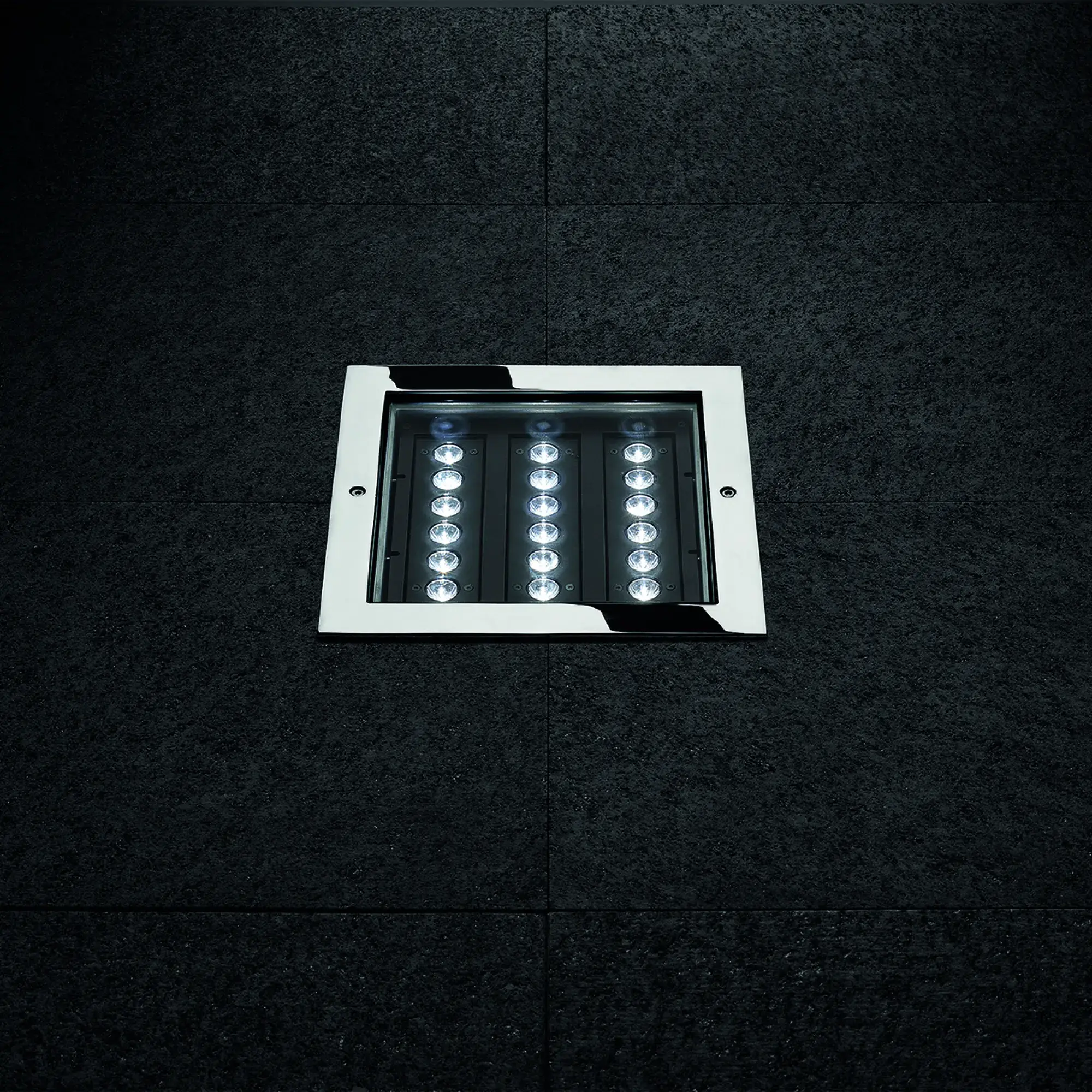 Performance iN Lighting 301484 LED-Bodeneinbauleuchte 3000K 19,8W statisch runde gebündelte Optik 301484 (img_001) Performance iN Lighting 301484 LED-Bodeneinbauleuchte 3000K 19,8W statisch runde gebündelte Optik 301484 (img_001)