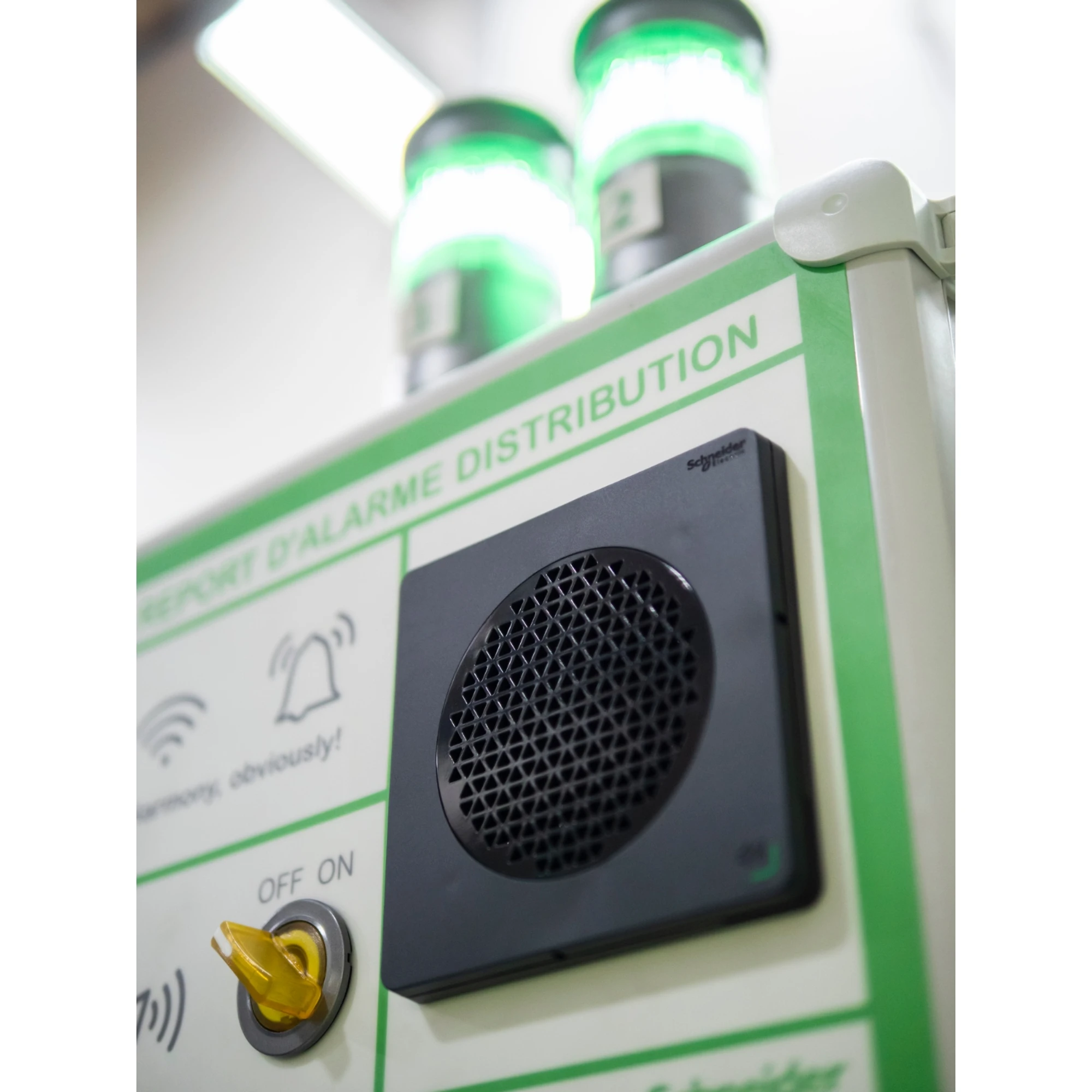 Schneider Electric XVSV9BBN Electronic Alarm Device, Harmony XVS, black, NPN, 97dB, 96mm DIN rail, 12-24V DC (img_002) Schneider Electric XVSV9BBN Electronic Alarm Device, Harmony XVS, black, NPN, 97dB, 96mm DIN rail, 12-24V DC (img_002)