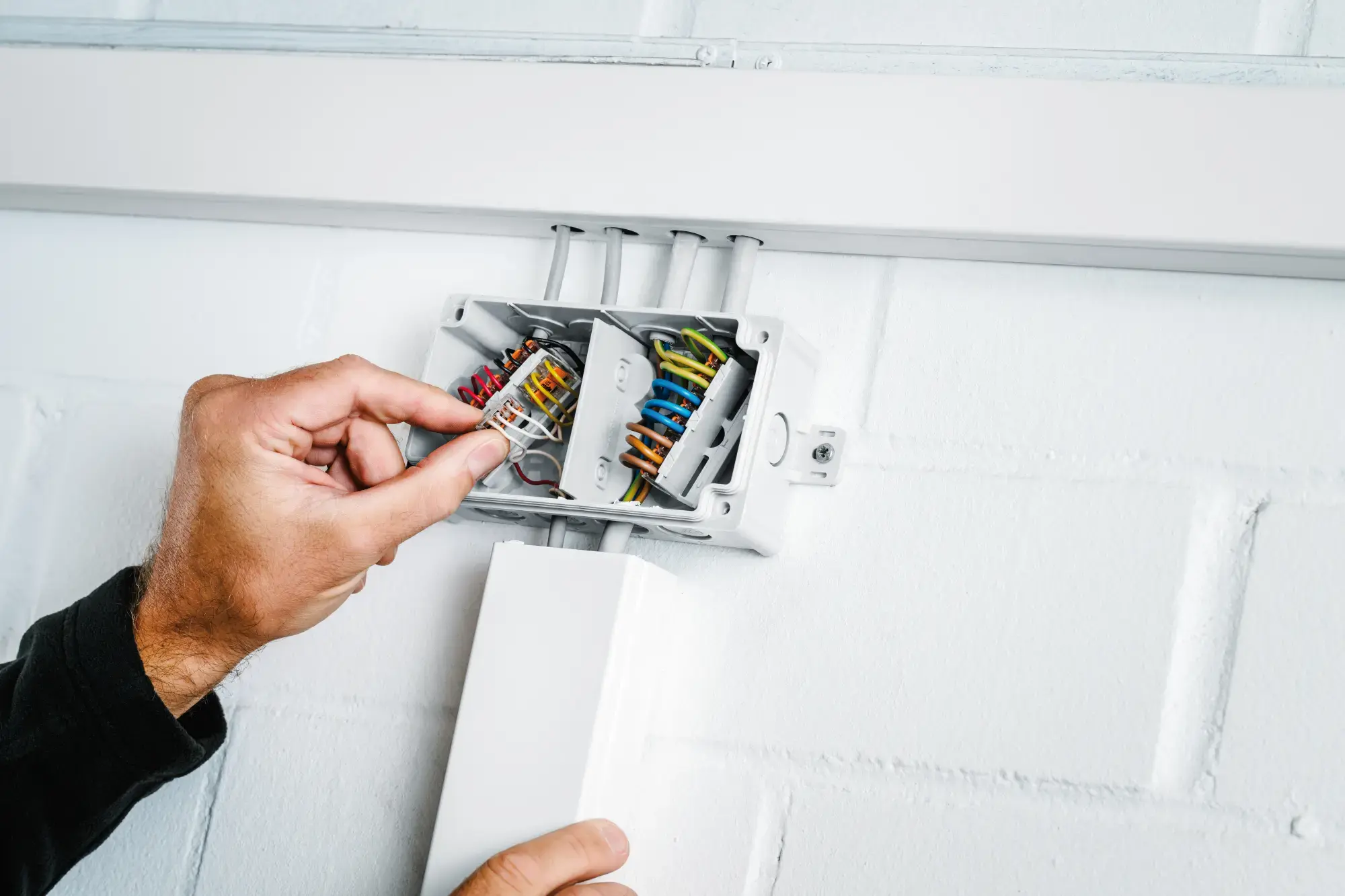 Spelsberg 80240201 Junction box, Type of protection IP66, max. 2,5², Impact strength IK07, Protection class II, Ui 1000V AC, Ui 1000V DC, DLG, VDE, Halogen free (img_004) Spelsberg 80240201 Junction box, Type of protection IP66, max. 2,5², Impact strength IK07, Protection class II, Ui 1000V AC, Ui 1000V DC, DLG, VDE, Halogen free (img_004)