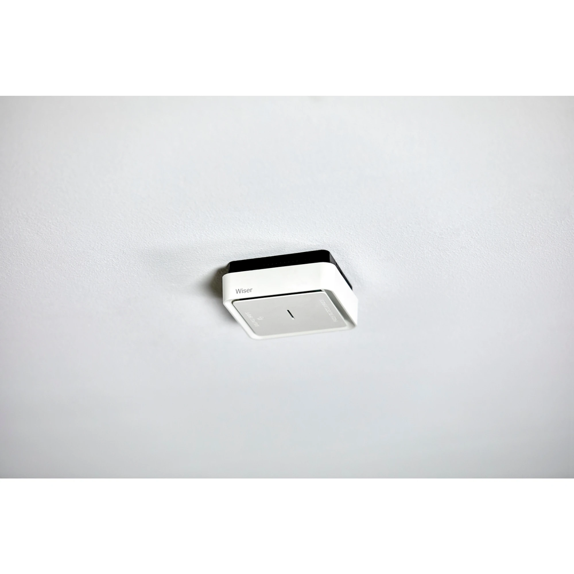 Schneider Electric CCT599002 Smoke Detector, Wiser, DC, 3V, IP20, white (img_003) Schneider Electric CCT599002 Smoke Detector, Wiser, DC, 3V, IP20, white (img_003)