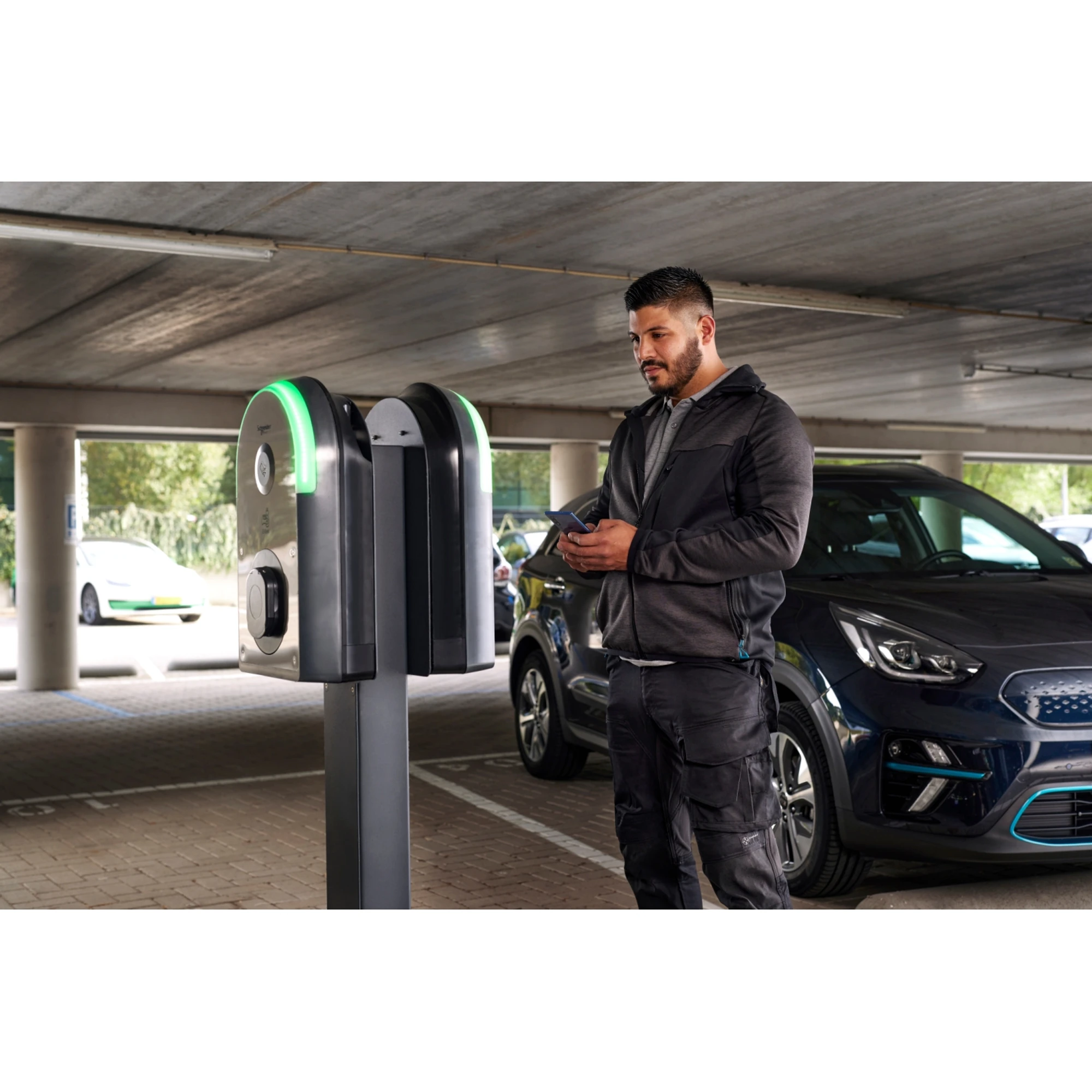 Schneider Electric EVB3S22N40MR Pro AC Wallbox, 22kW, T2S socket, MID, IP55, IK10, NFC/RFID reader (img_006) Schneider Electric EVB3S22N40MR Pro AC Wallbox, 22kW, T2S socket, MID, IP55, IK10, NFC/RFID reader (img_006)