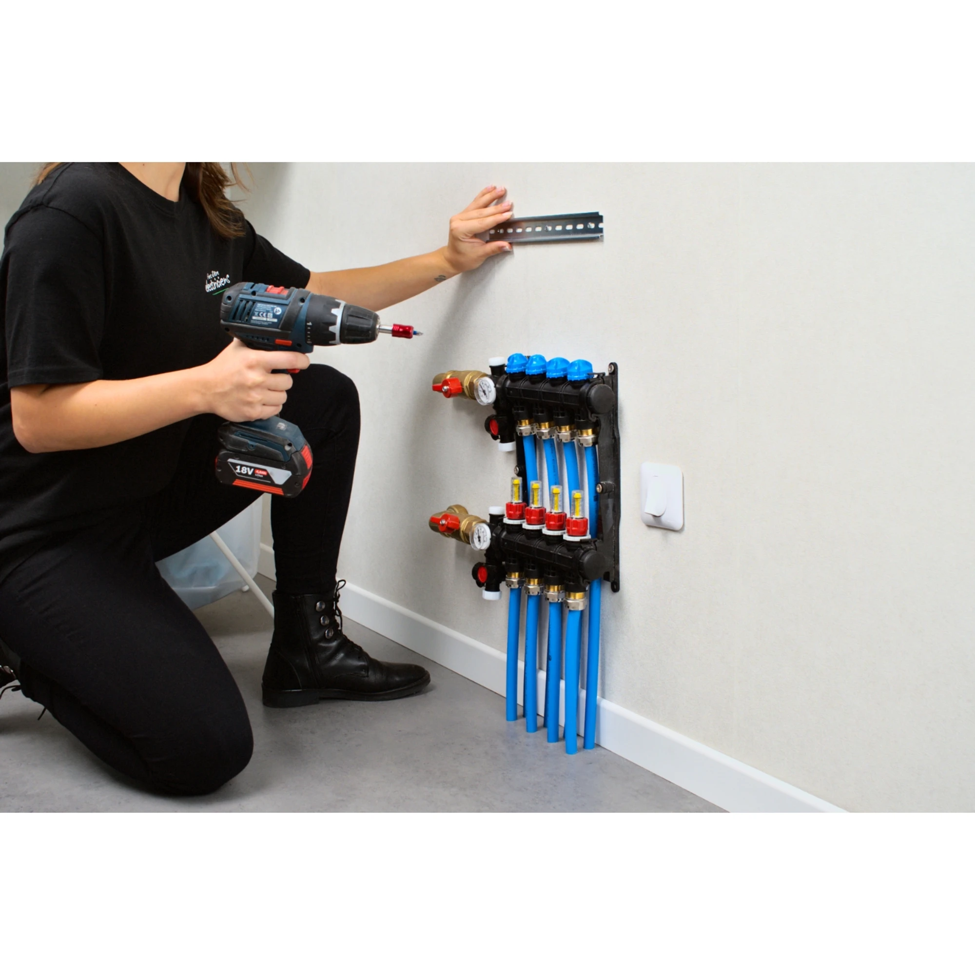 Schneider Electric CCTFR6600 Wiser Distribution Strip Underfloor Heating (Heating/Cooling) (img_004) Schneider Electric CCTFR6600 Wiser Distribution Strip Underfloor Heating (Heating/Cooling) (img_004)