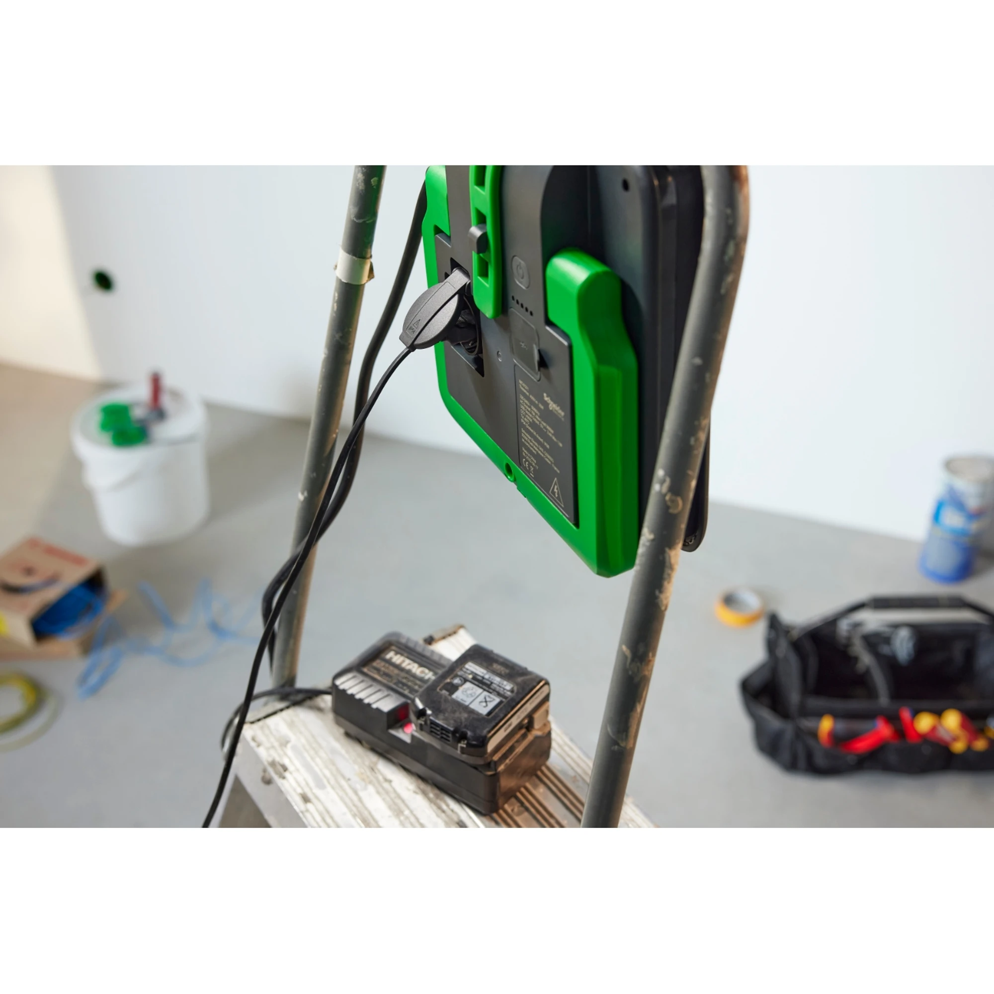 Schneider Electric IMT47271 LED Work Lamp Thorsman 35W 4000LM/ IP54/ IK08/ Socket + USB A+C 2.4A, dimmable (img_029) Schneider Electric IMT47271 LED Work Lamp Thorsman 35W 4000LM/ IP54/ IK08/ Socket + USB A+C 2.4A, dimmable (img_029)