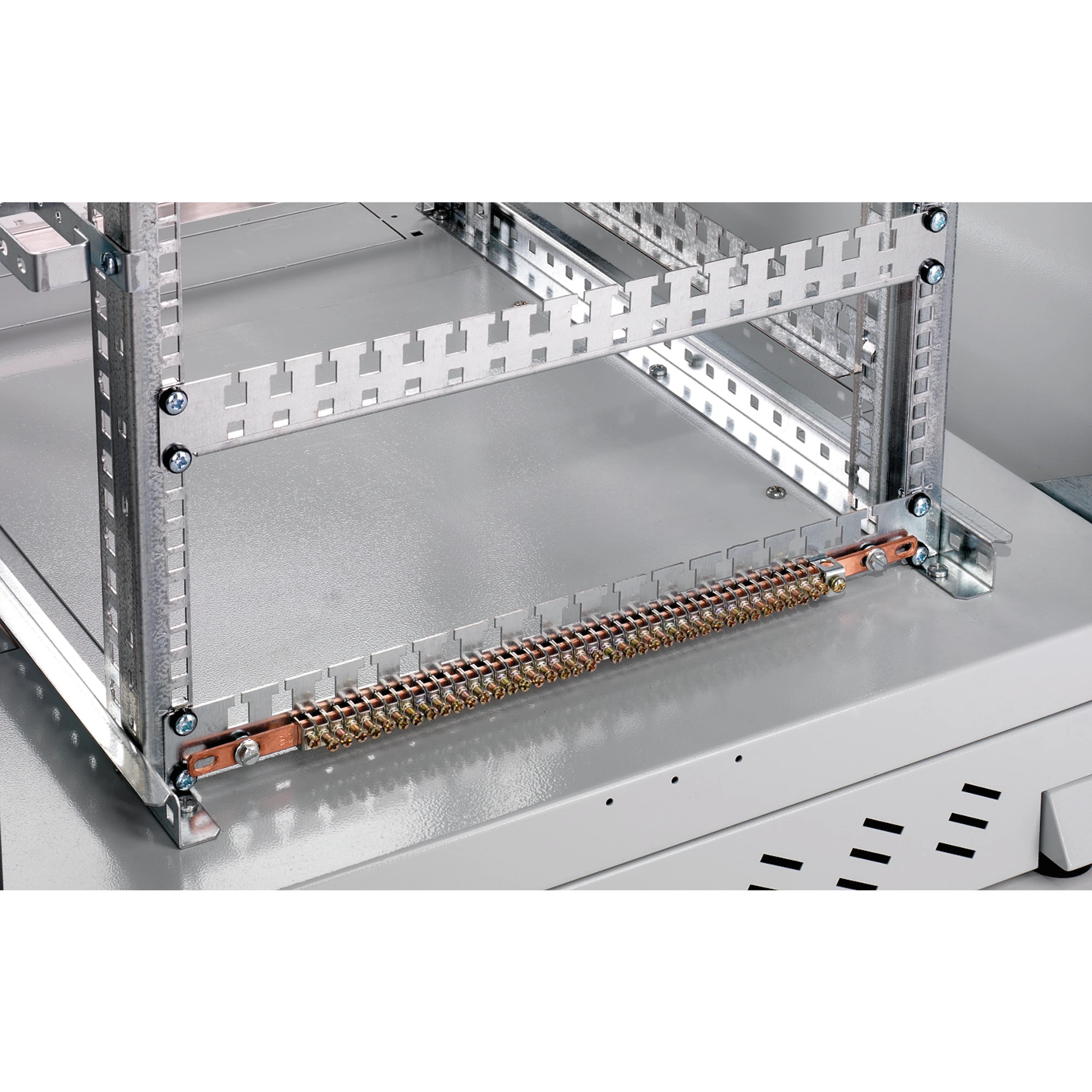 Schneider Electric NSYAEEC1UN Actassi, non-insulated grounding bar, for 19" rack (img_001)