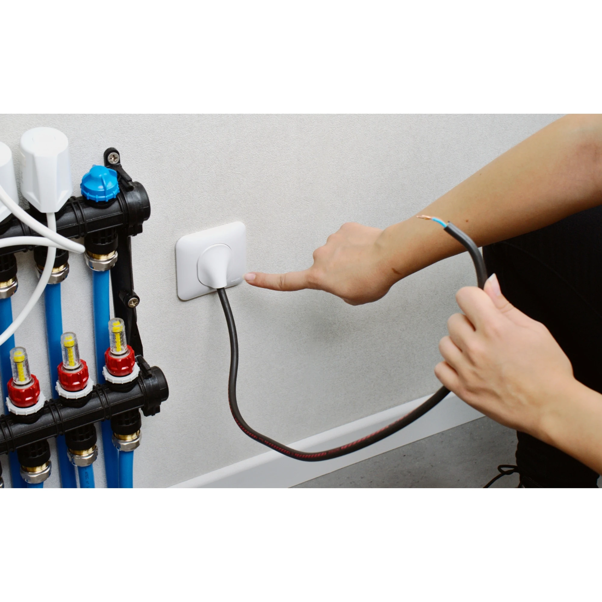 Schneider Electric CCTFR6600 Wiser Distribution Strip Underfloor Heating (Heating/Cooling) (img_009) Schneider Electric CCTFR6600 Wiser Distribution Strip Underfloor Heating (Heating/Cooling) (img_009)